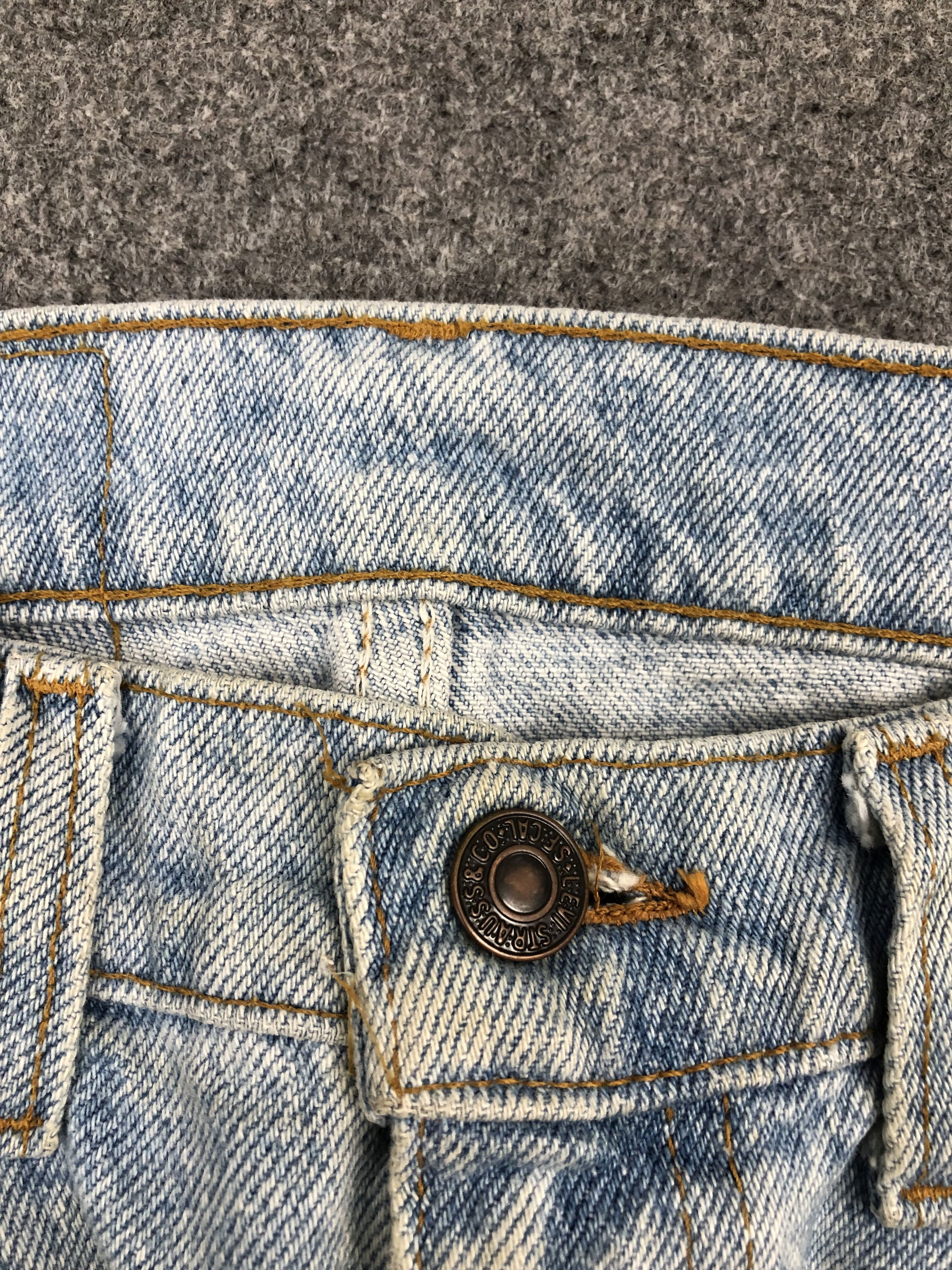 Levi's Vintage 90s Levis 505 Light Wash Jeans DP1326 Size US 32 / EU 48 - 10 Thumbnail