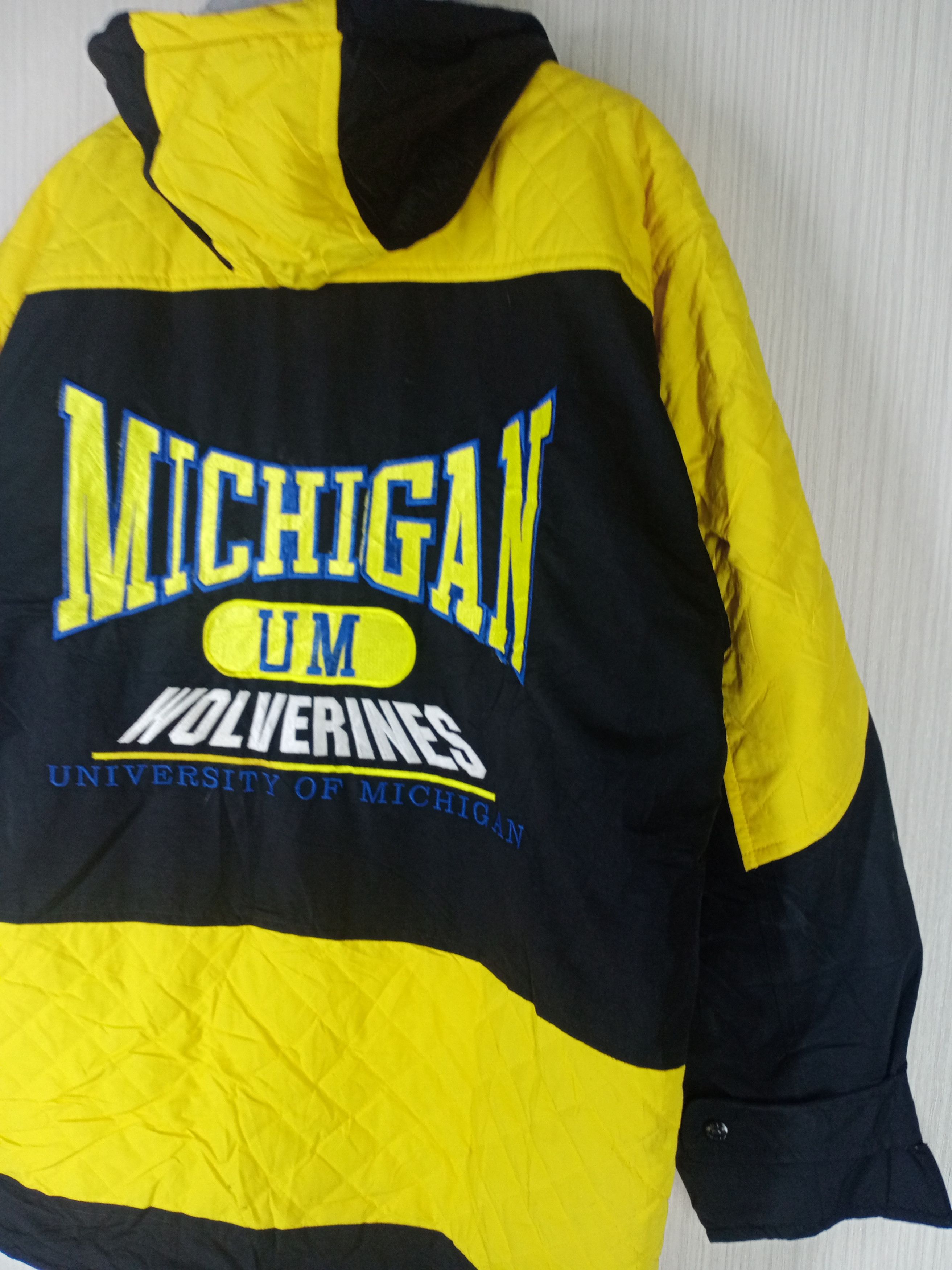 NCAA Vintage University of Michigan Wolverines NCAA College Sport Size US L / EU 52-54 / 3 - 11 Thumbnail