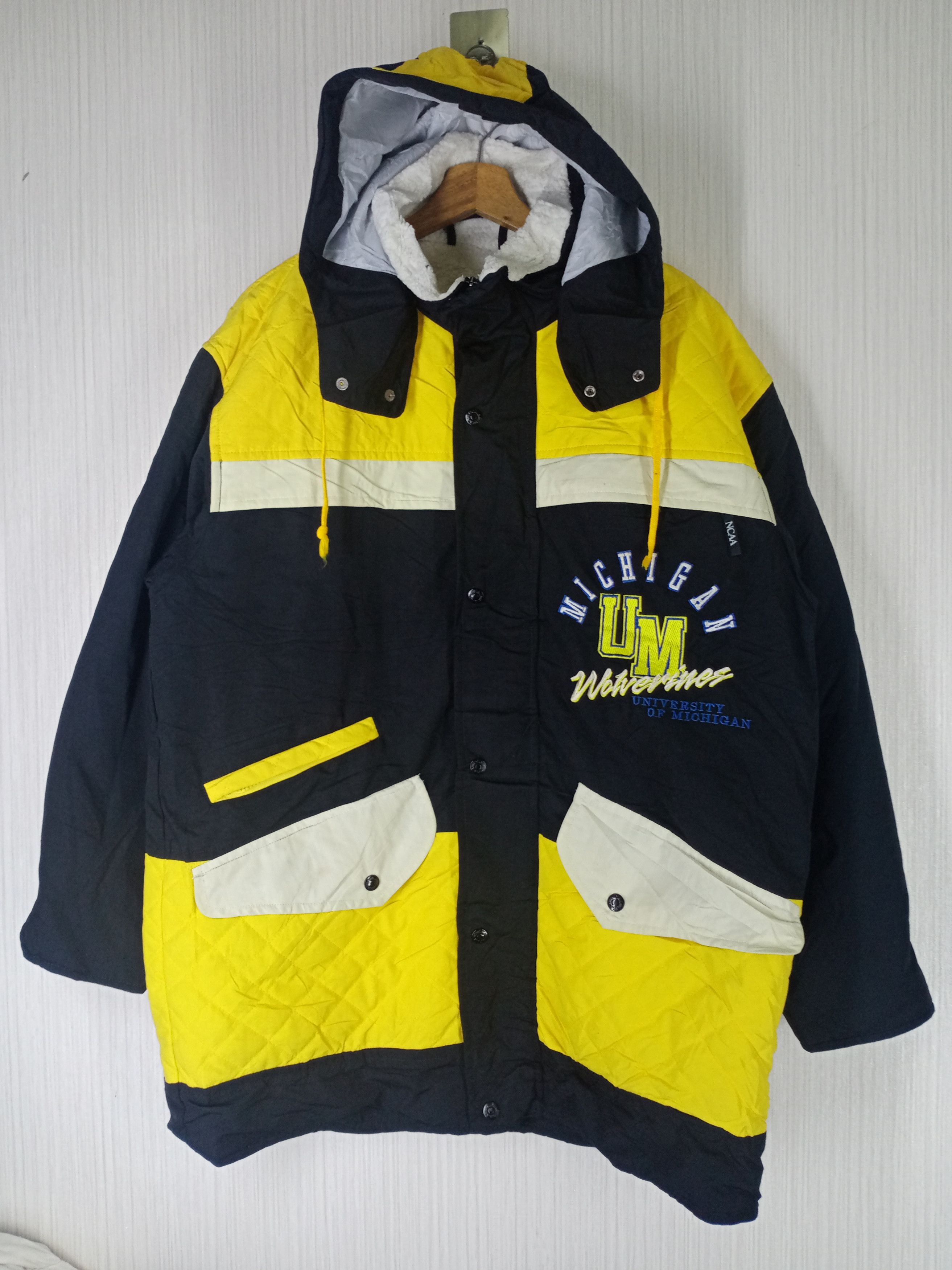 NCAA Vintage University of Michigan Wolverines NCAA College Sport Size US L / EU 52-54 / 3 - 2 Thumbnail