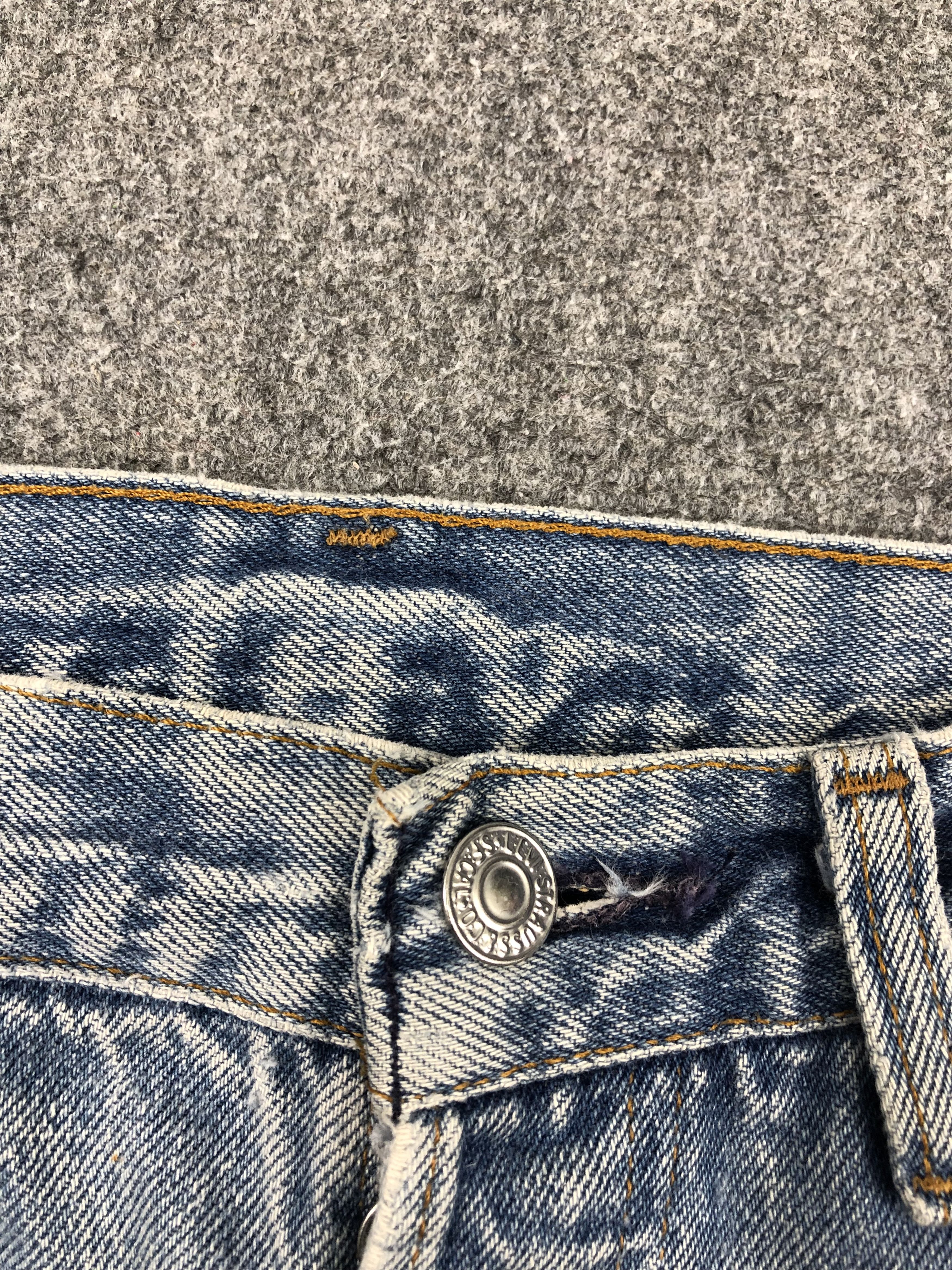 Levi's Vintage Levis Light Wash Jeans DP1388 Size US 30 / EU 46 - 8 Thumbnail