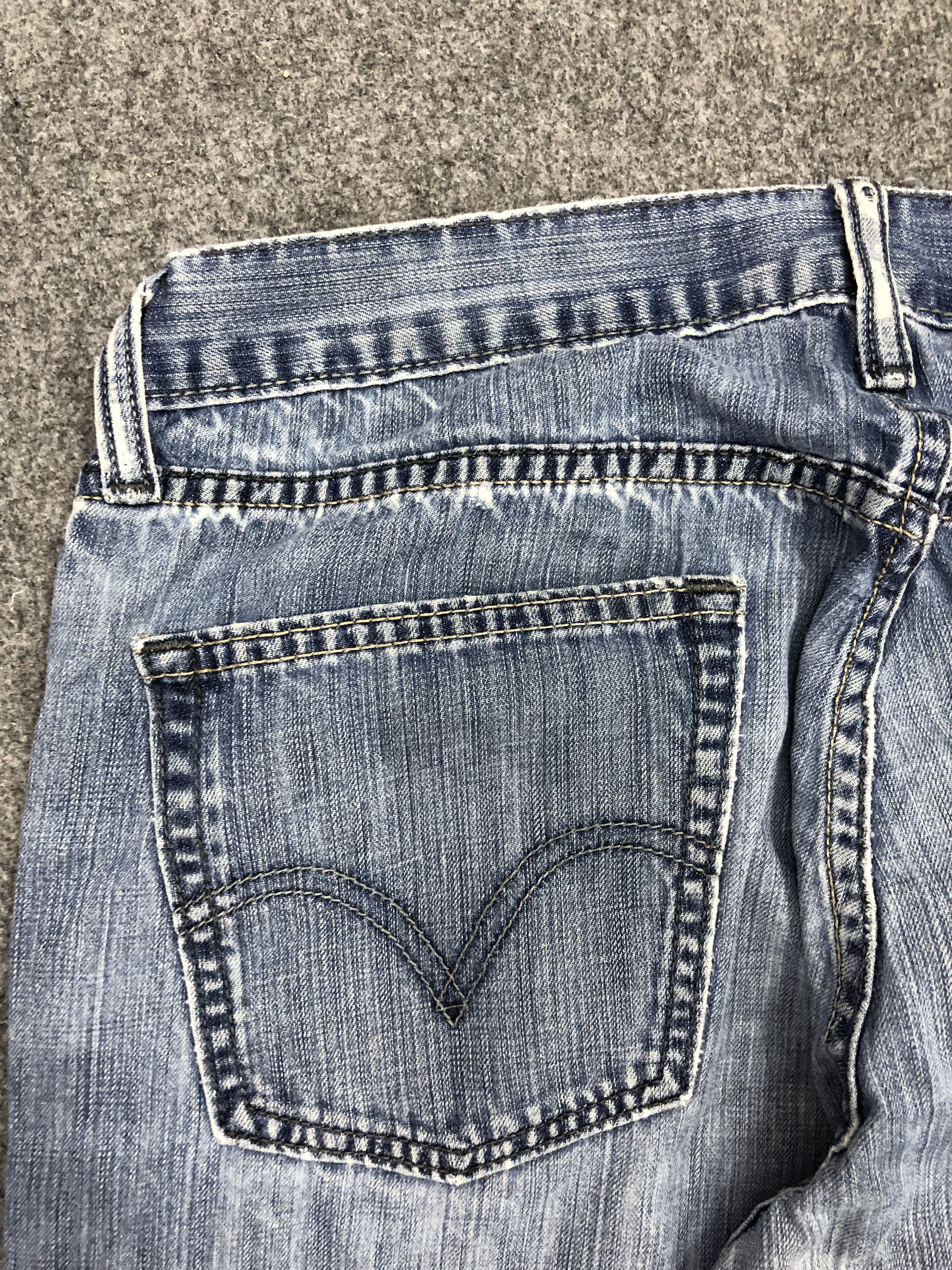 Levi's Vintage Levis 514 Light Wash Jeans DP1108 Size US 33 - 14 Thumbnail