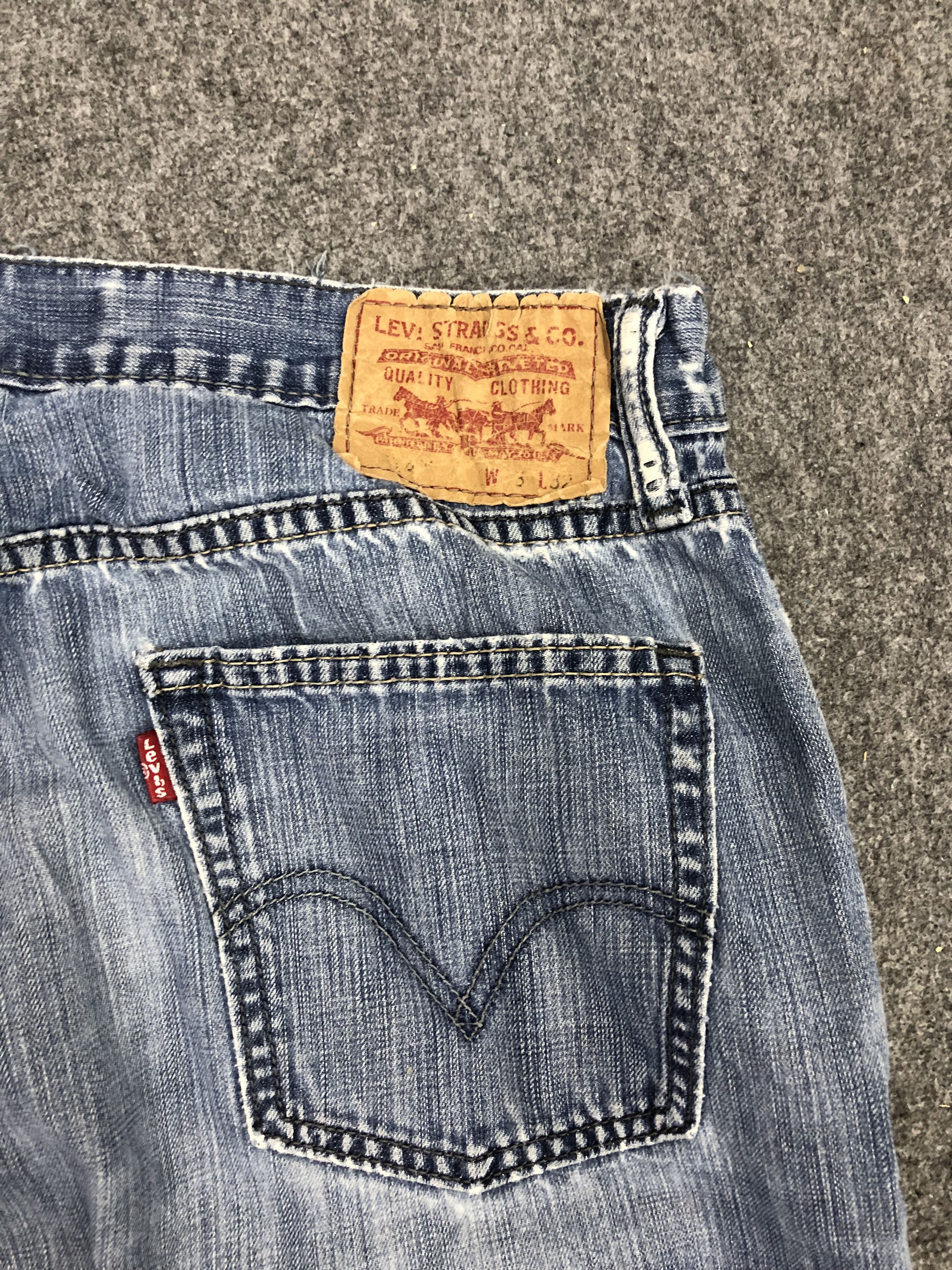 Levi's Vintage Levis 514 Light Wash Jeans DP1108 Size US 33 - 13 Thumbnail