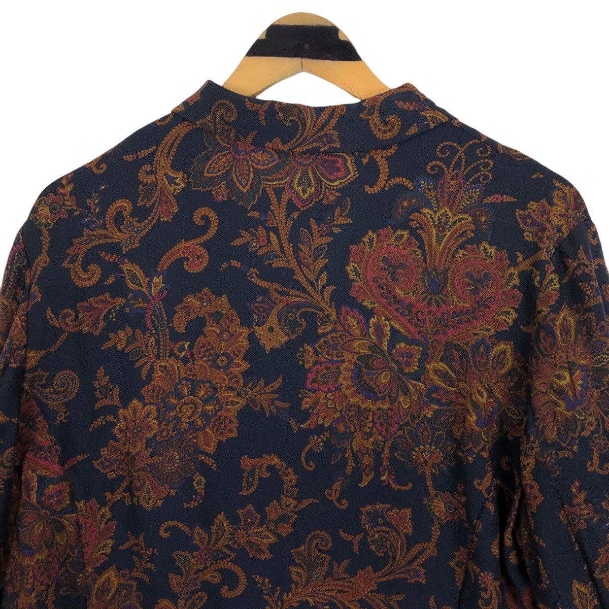 Burberry Vintage 90s Burberrys Paisley Batik Silk Blouse Shawl Collar Size L / US 10 / IT 46 - 9 Thumbnail