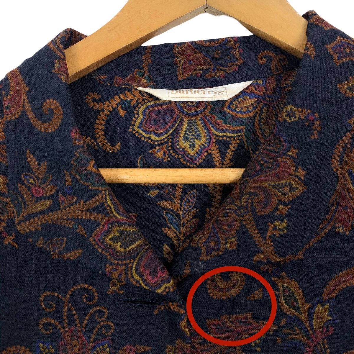 Burberry Vintage 90s Burberrys Paisley Batik Silk Blouse Shawl Collar Size L / US 10 / IT 46 - 5 Thumbnail