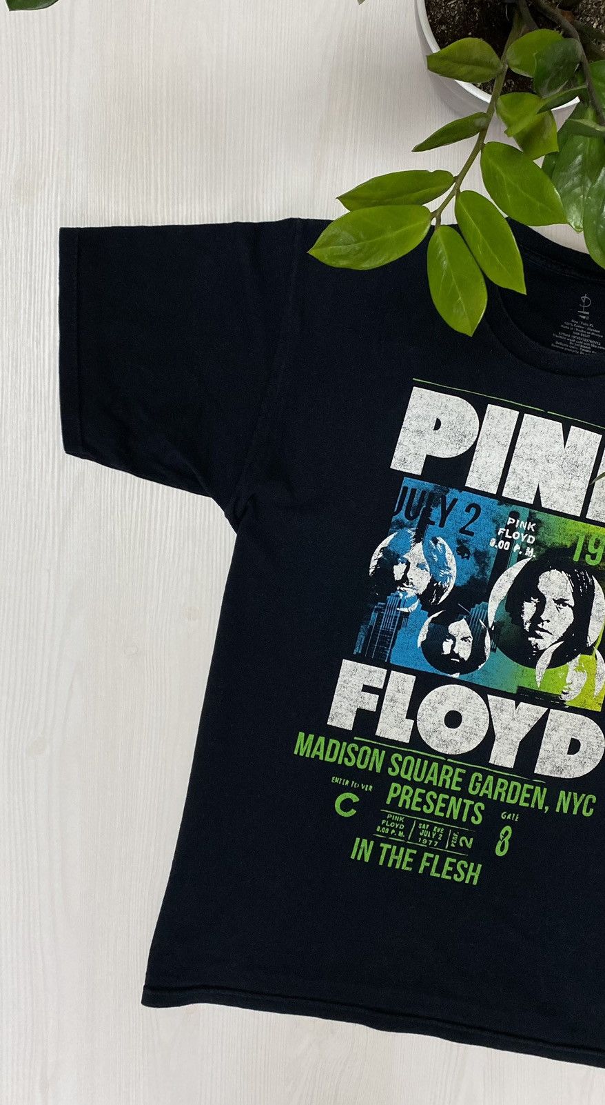 Band Tees × Pink Floyd × Vintage Vintage Pink Floyd Madison Square Garden In The Flesh tshirt Size US XL / EU 56 / 4 - 2 Thumbnail