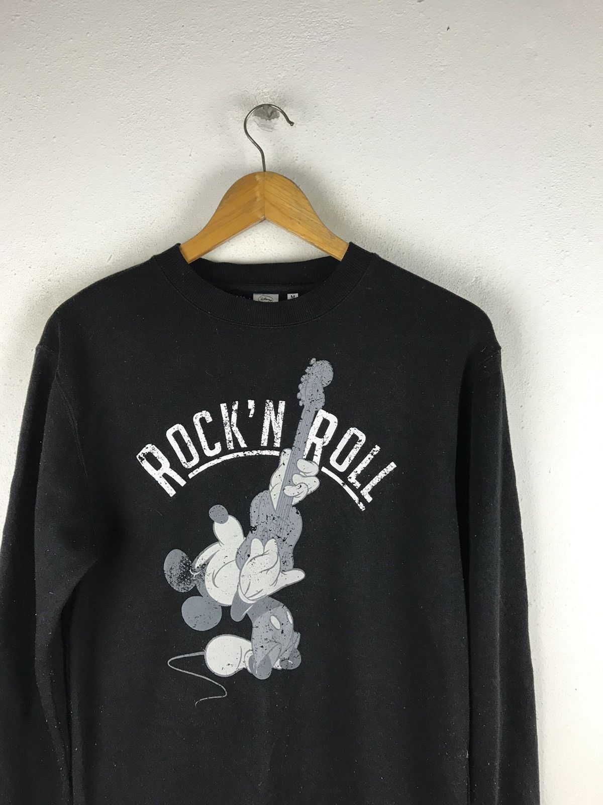 Disney × Mickey Mouse 🔥SALE🔥MICKEY ROCK N ROLL BIG LOGOS SWEATSHIRT Size US M / EU 48-50 / 2 - 5 Thumbnail