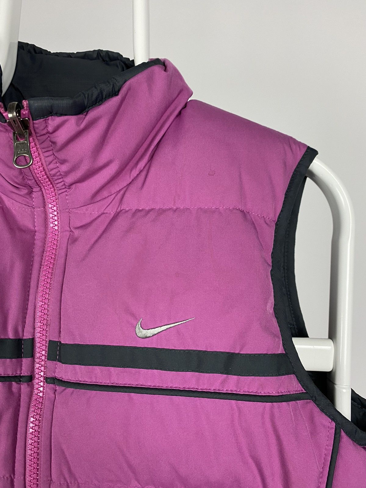 Nike × Vintage Nike vintage black pink reversible puffer vest small swoosh Size US M / EU 48-50 / 2 - 6 Thumbnail
