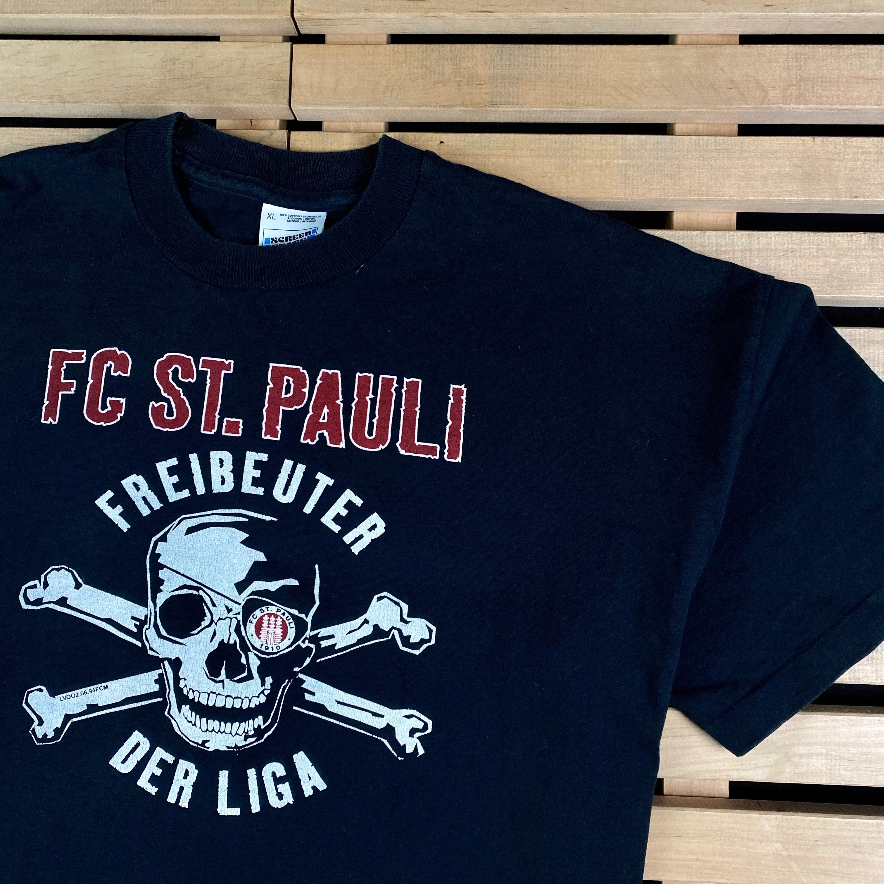 Vintage Mens Vintage T Shirt FC St. Pauli Skulls Der Liga Size XL Size US XL / EU 56 / 4 - 2 Thumbnail