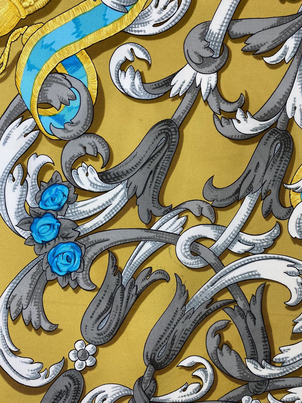 Hermes × Vintage Vintage Rare Hermes Silk Scarf Size ONE SIZE - 11 Thumbnail