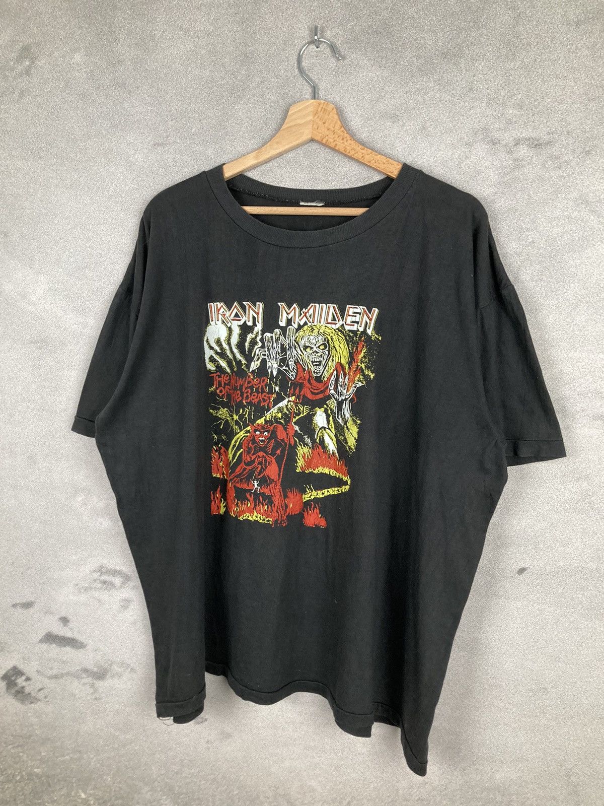 Band Tees Vintage 80s Iron Maiden Washed Black Number Of The Beast Size US XL / EU 56 / 4 - 2 Thumbnail
