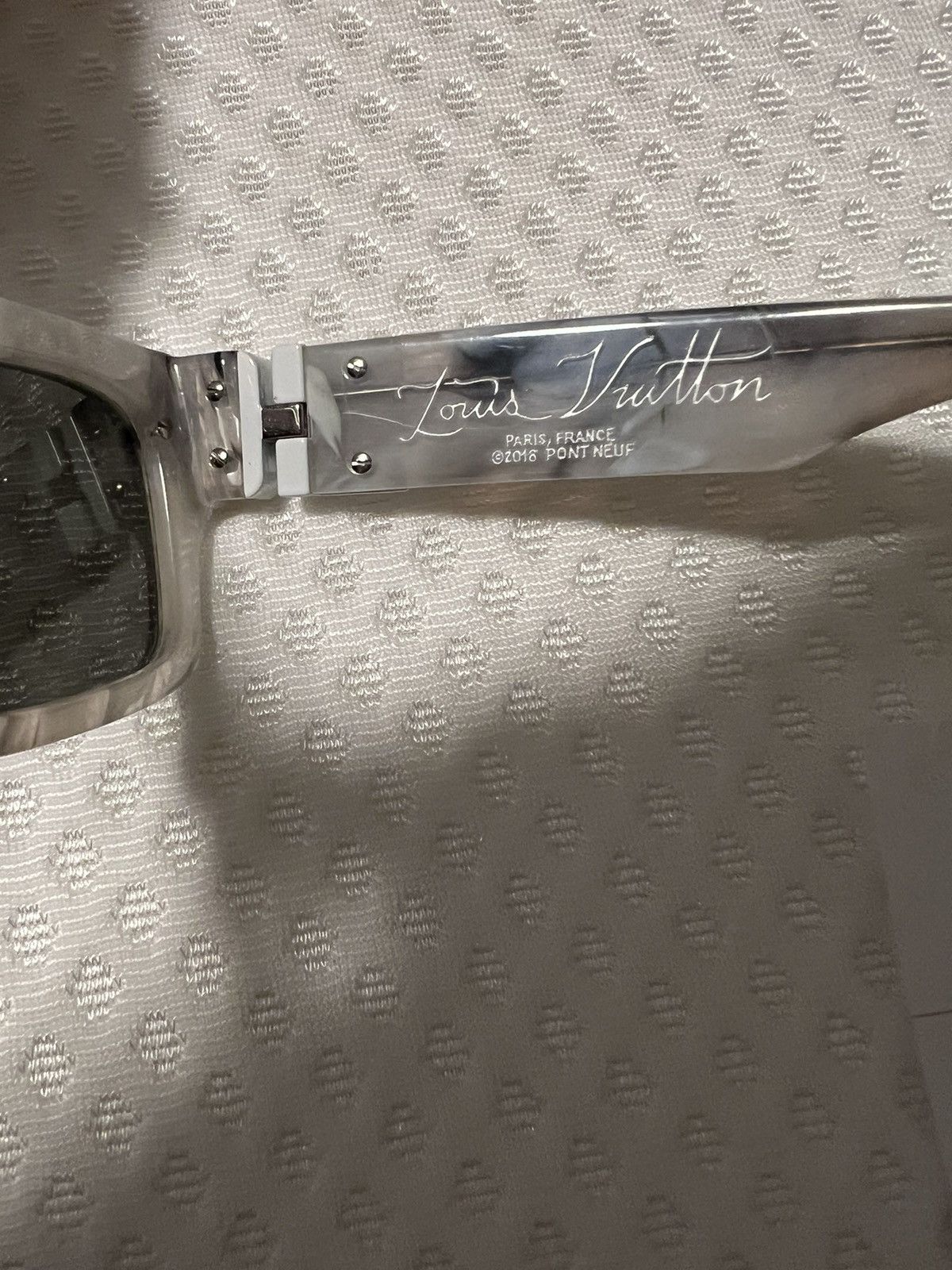 Louis Vuitton Louis Vuitton White Marble Montgomery Sunglasses Size ONE SIZE - 7 Thumbnail