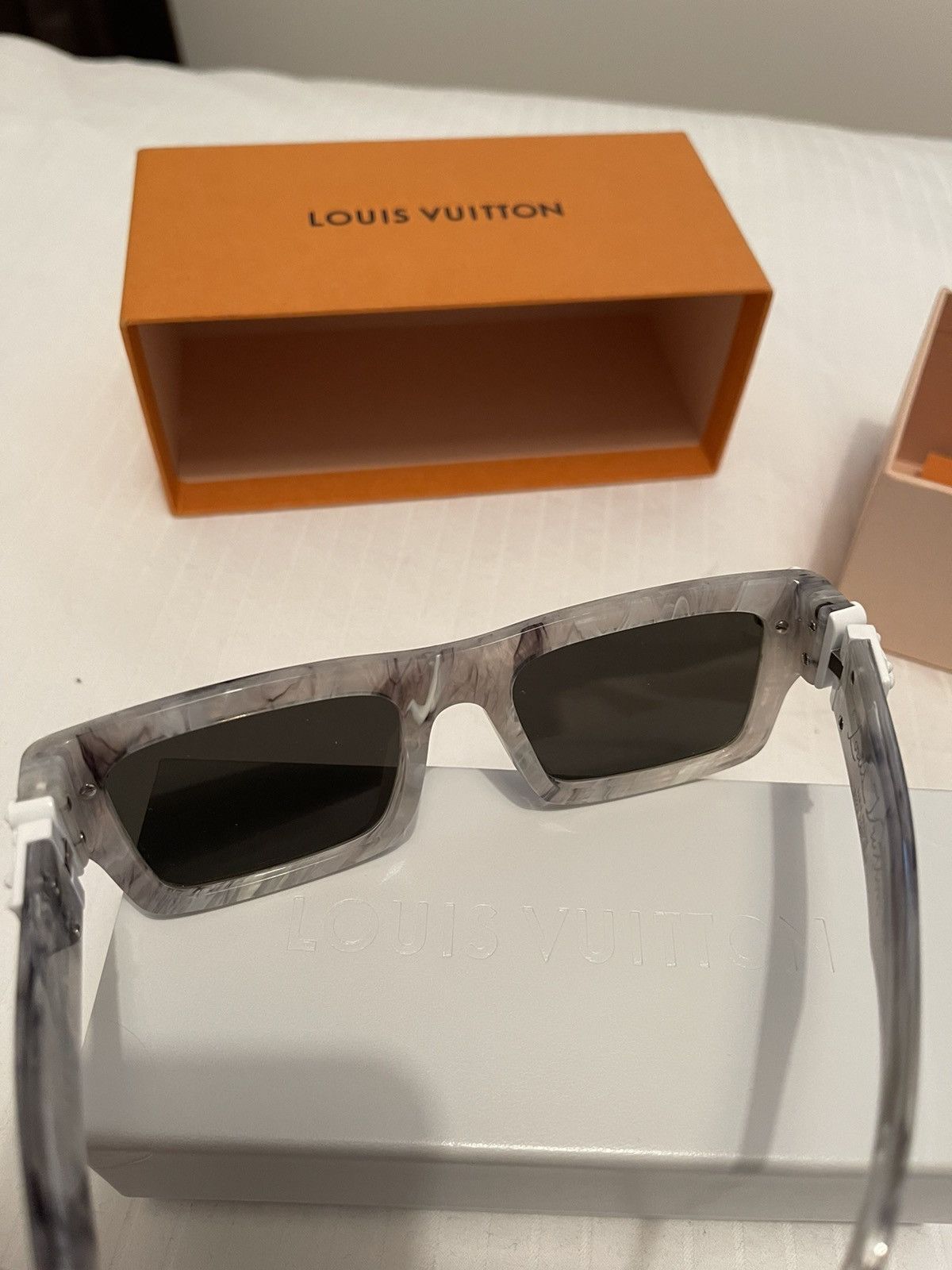 Louis Vuitton Louis Vuitton White Marble Montgomery Sunglasses Size ONE SIZE - 4 Thumbnail