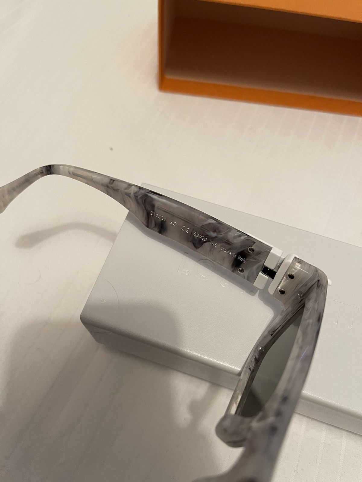 Louis Vuitton Louis Vuitton White Marble Montgomery Sunglasses Size ONE SIZE - 9 Thumbnail