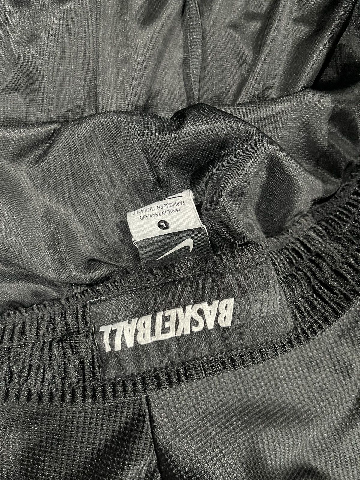 Nike Vintage Nike Black Basketball Shorts Size US 34 / EU 50 - 4 Thumbnail