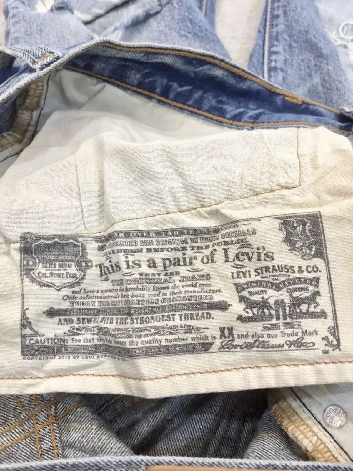 Levi's VINTAGE SICK LEVIS501 BUTTON FLY LIGHT WASH DENIM SIZE 32x27 Size US 32 / EU 48 - 15 Thumbnail