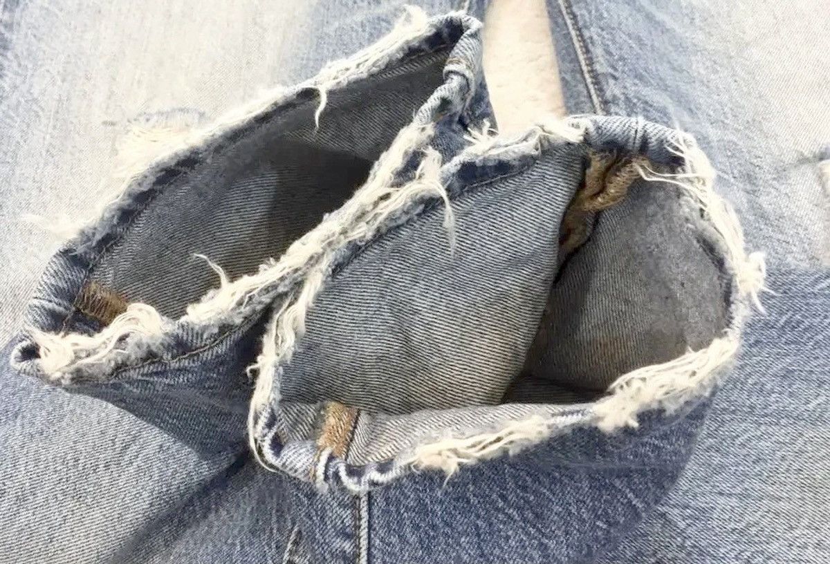 Levi's VINTAGE SICK LEVIS501 BUTTON FLY LIGHT WASH DENIM SIZE 32x27 Size US 32 / EU 48 - 13 Thumbnail