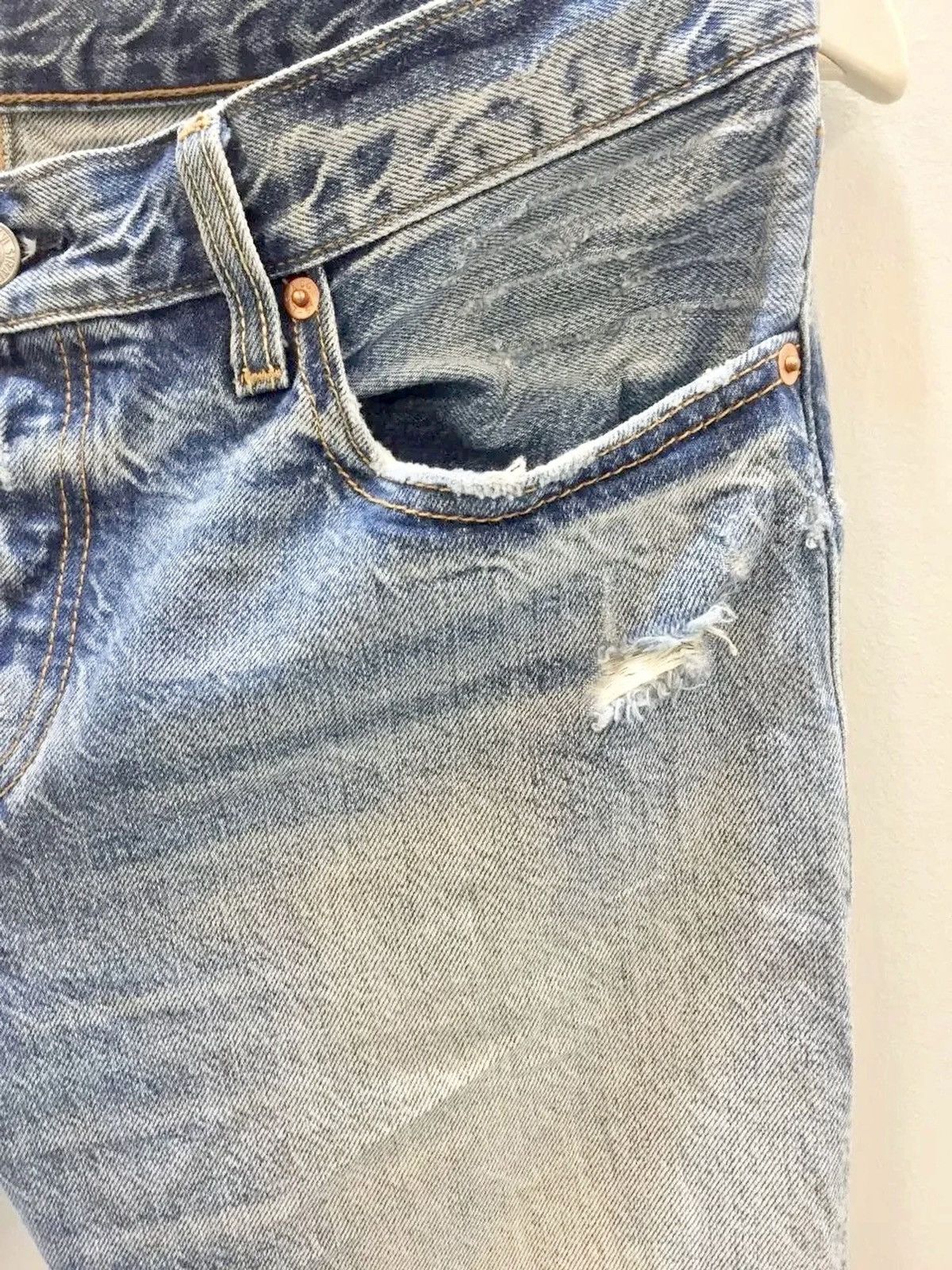 Levi's VINTAGE SICK LEVIS501 BUTTON FLY LIGHT WASH DENIM SIZE 32x27 Size US 32 / EU 48 - 5 Thumbnail