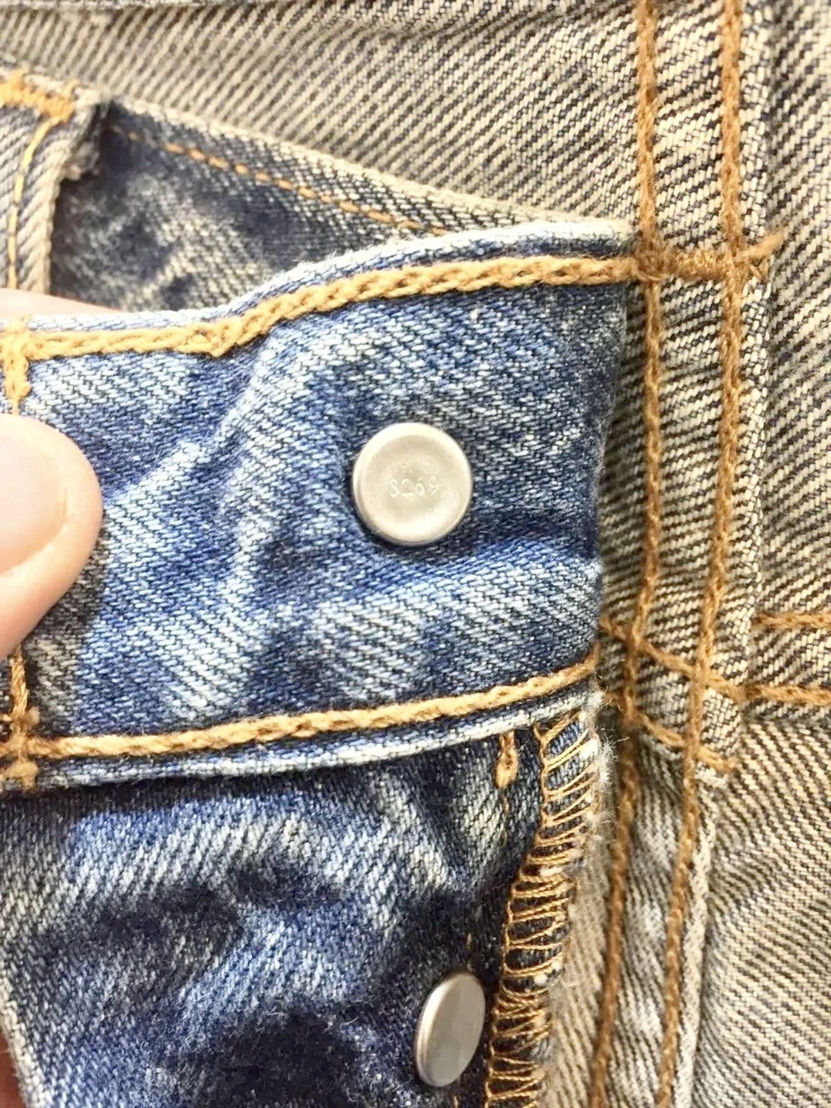 Levi's VINTAGE SICK LEVIS501 BUTTON FLY LIGHT WASH DENIM SIZE 32x27 Size US 32 / EU 48 - 8 Thumbnail