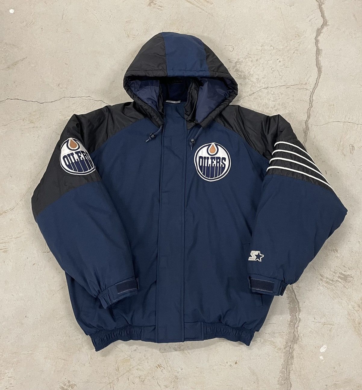 Vintage Vintage 90s NHL x Starter Edmonton Oilers Patch Jacket 26x28