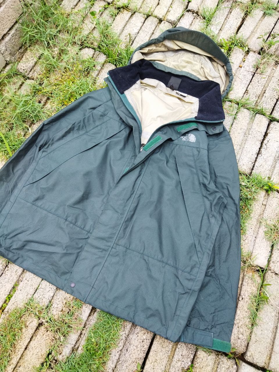 The North Face Goretex Jacket - Size S
