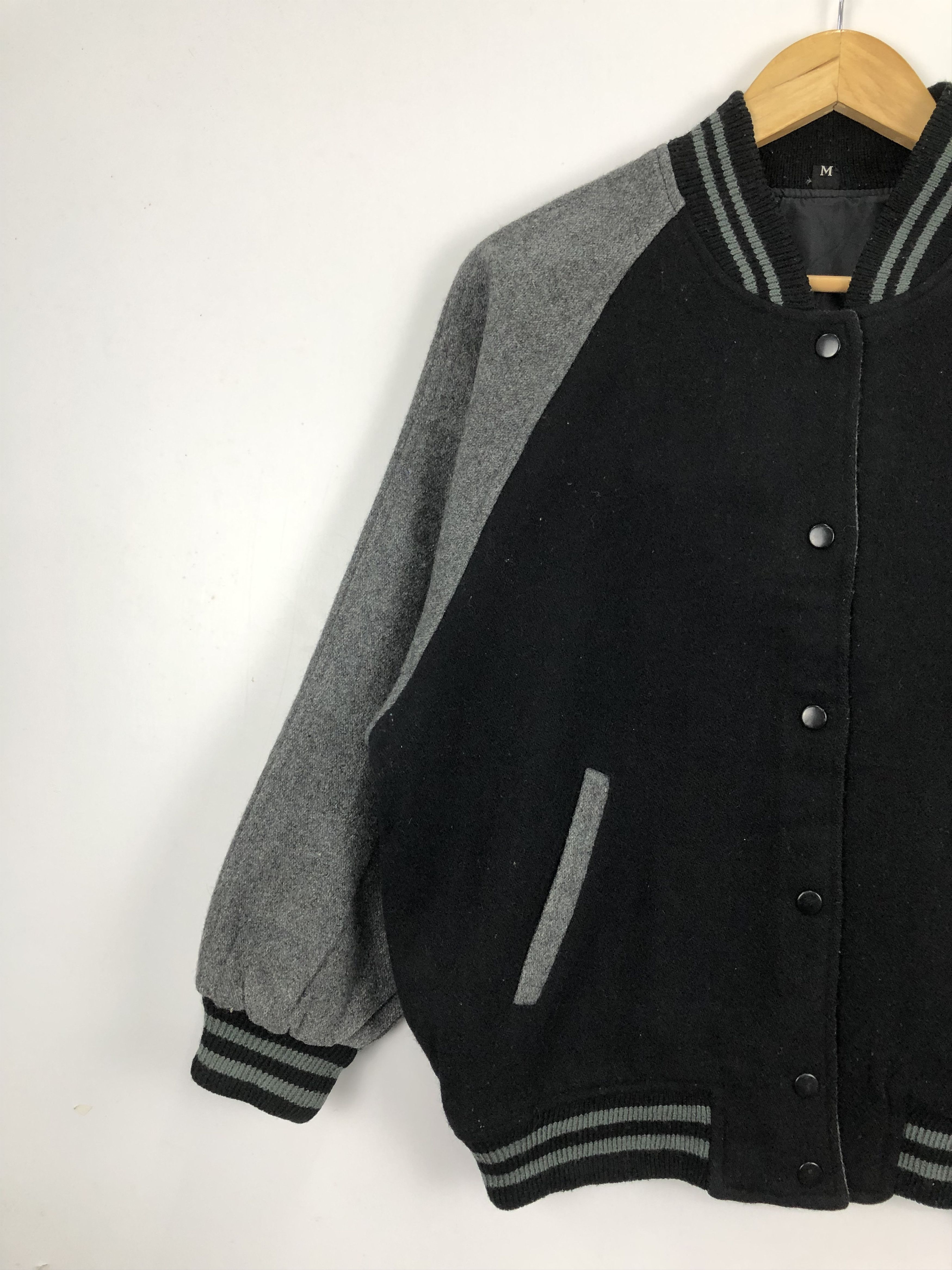 Japanese Brand Vintage Japanese Brand Wool Varsity Jacket V0300 Size US M / EU 48-50 / 2 - 6 Thumbnail
