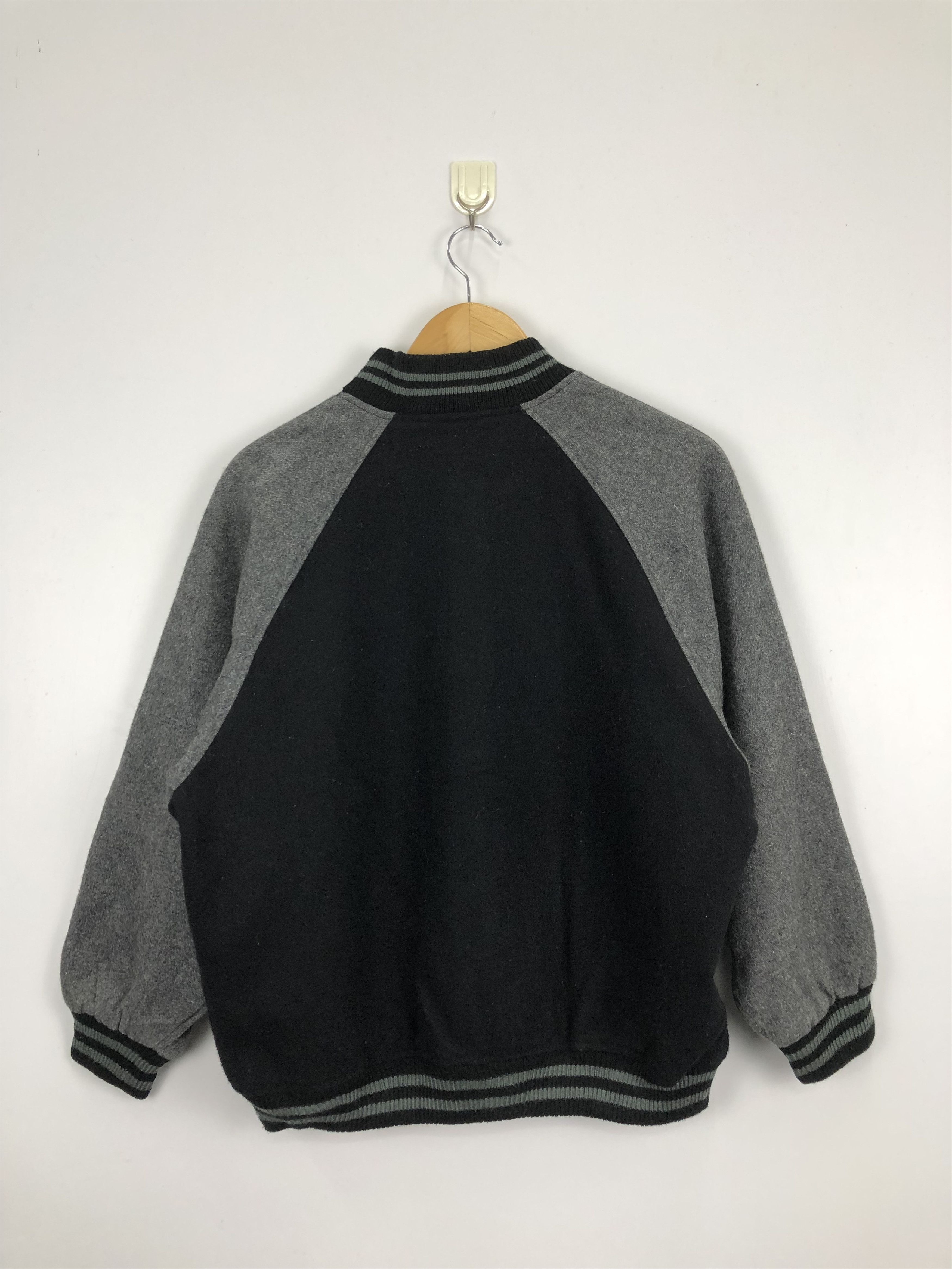 Japanese Brand Vintage Japanese Brand Wool Varsity Jacket V0300 Size US M / EU 48-50 / 2 - 3 Thumbnail