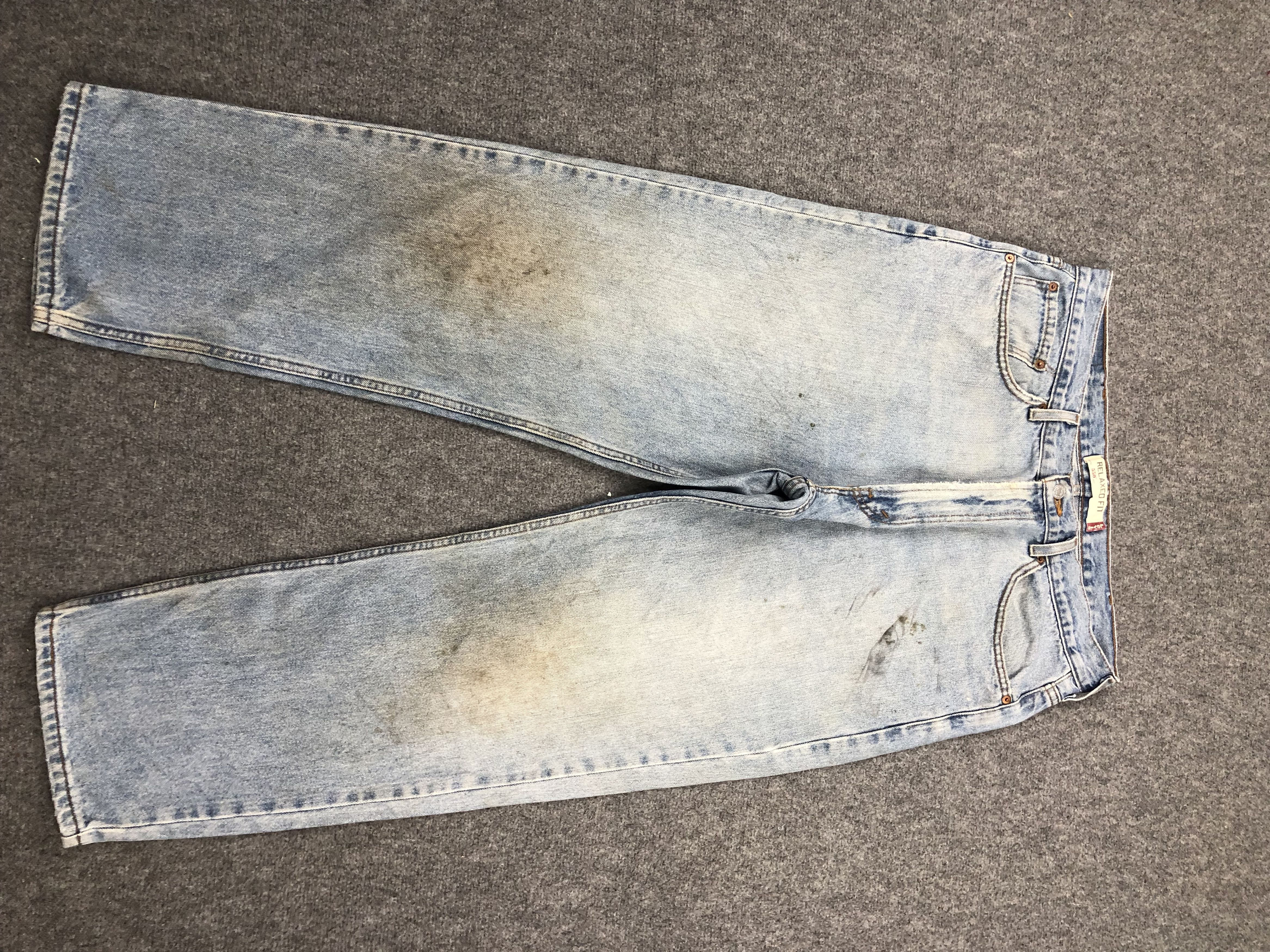 image of Levis 550 Light Wash Jeans in Blue Denim, Men's (Size 38)