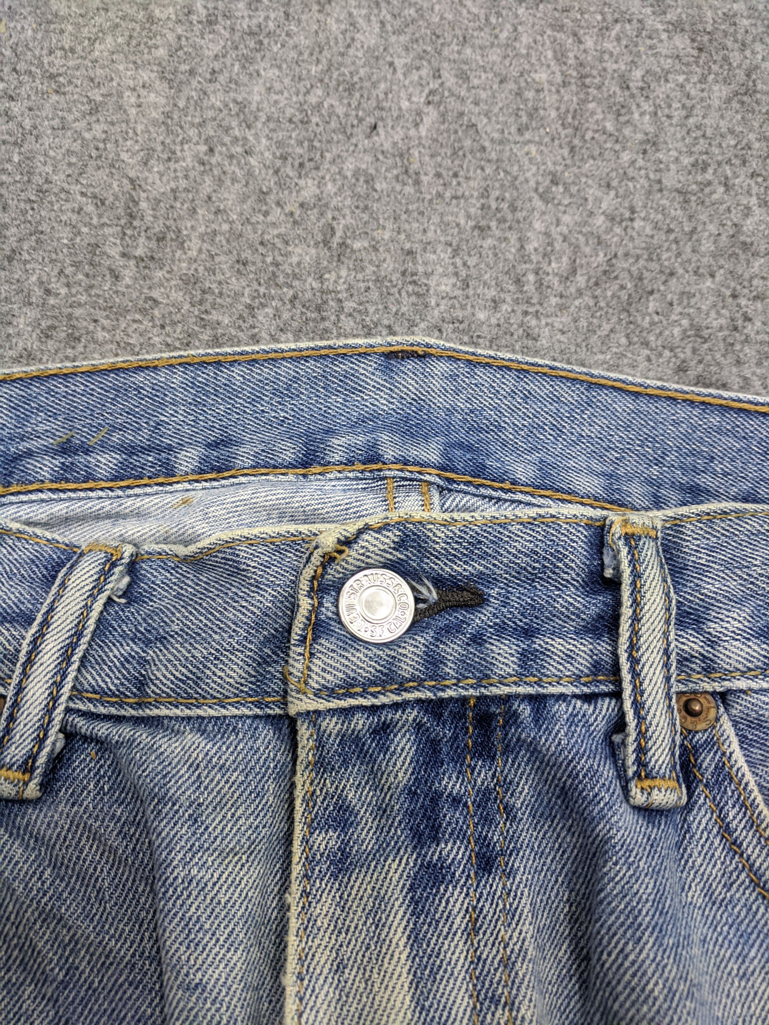 Levi's Vintage Levis 505 Light Wash Ripped Jeans DP0700 Size US 35 - 9 Thumbnail