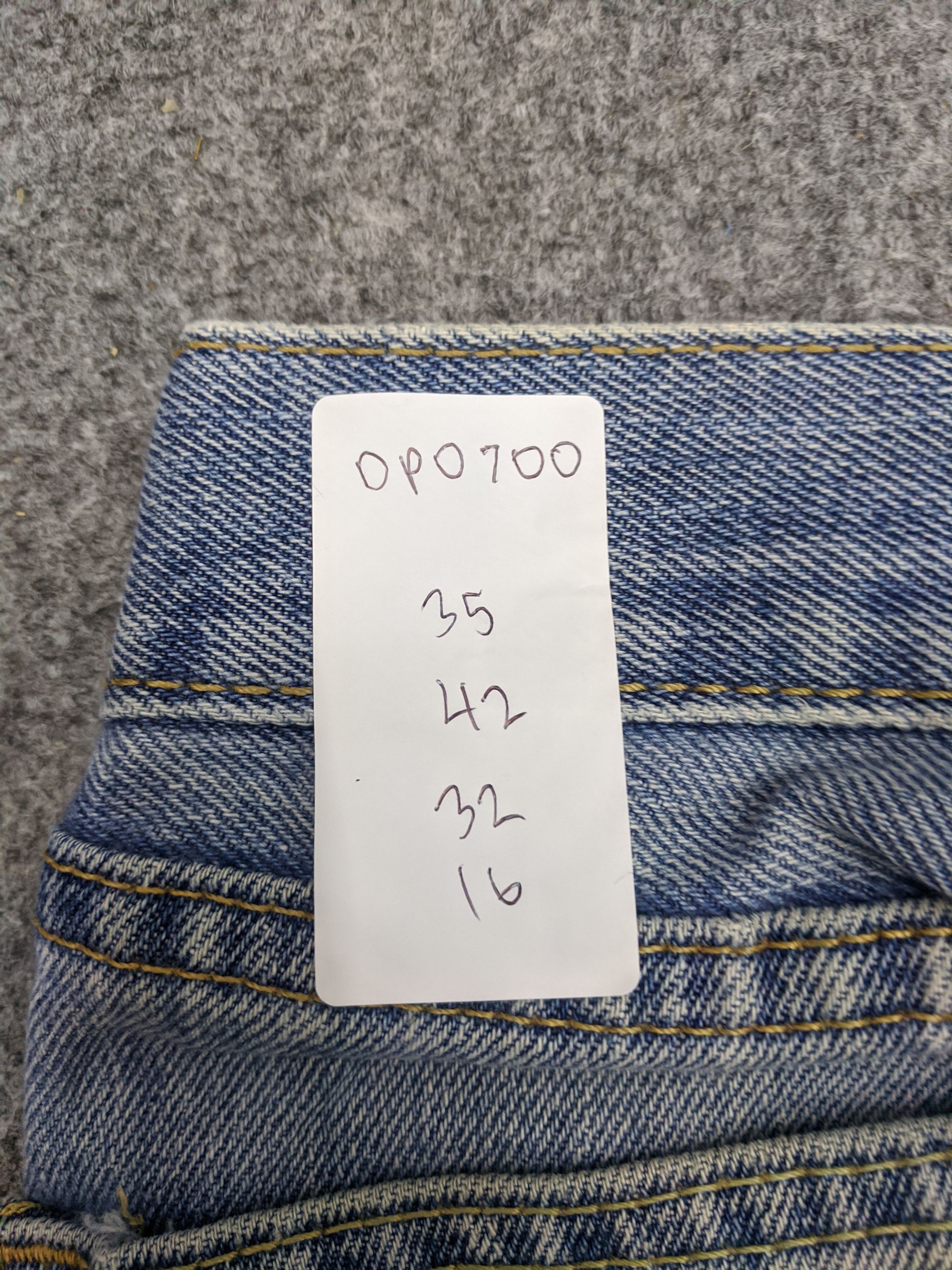 Levi's Vintage Levis 505 Light Wash Ripped Jeans DP0700 Size US 35 - 17 Thumbnail