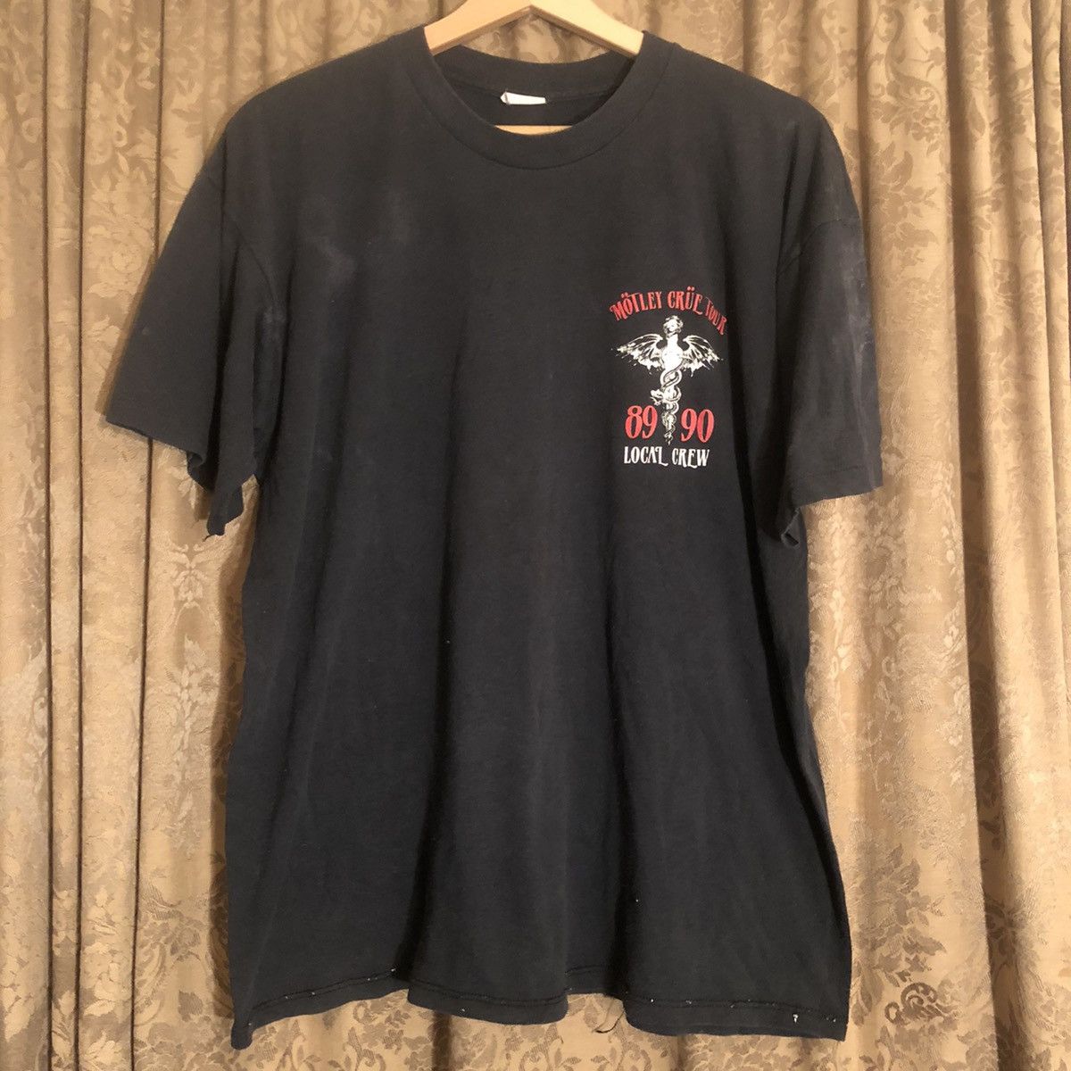 Vintage Vintage 90s Motley Crue band tour local crew graphic shirt Size US L / EU 52-54 / 3 - 1 Thumbnail