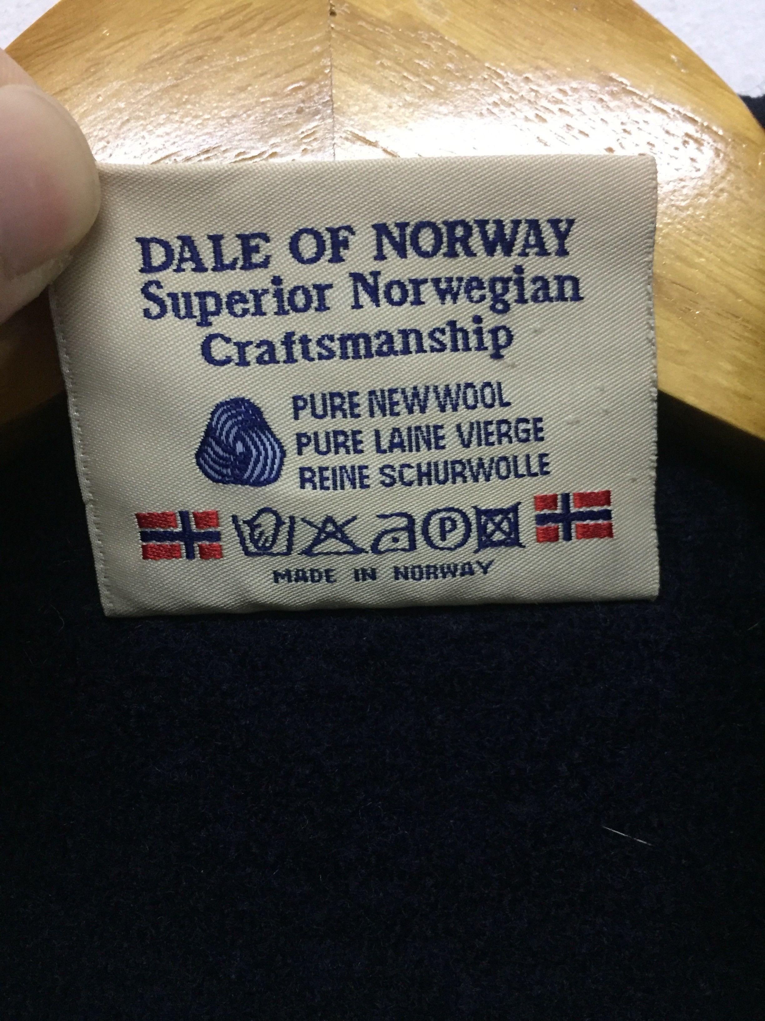 Dale Of Norway Vintage Dale Of Norway Wool intarsia jacquard knit Size US M / EU 48-50 / 2 - 12 Thumbnail