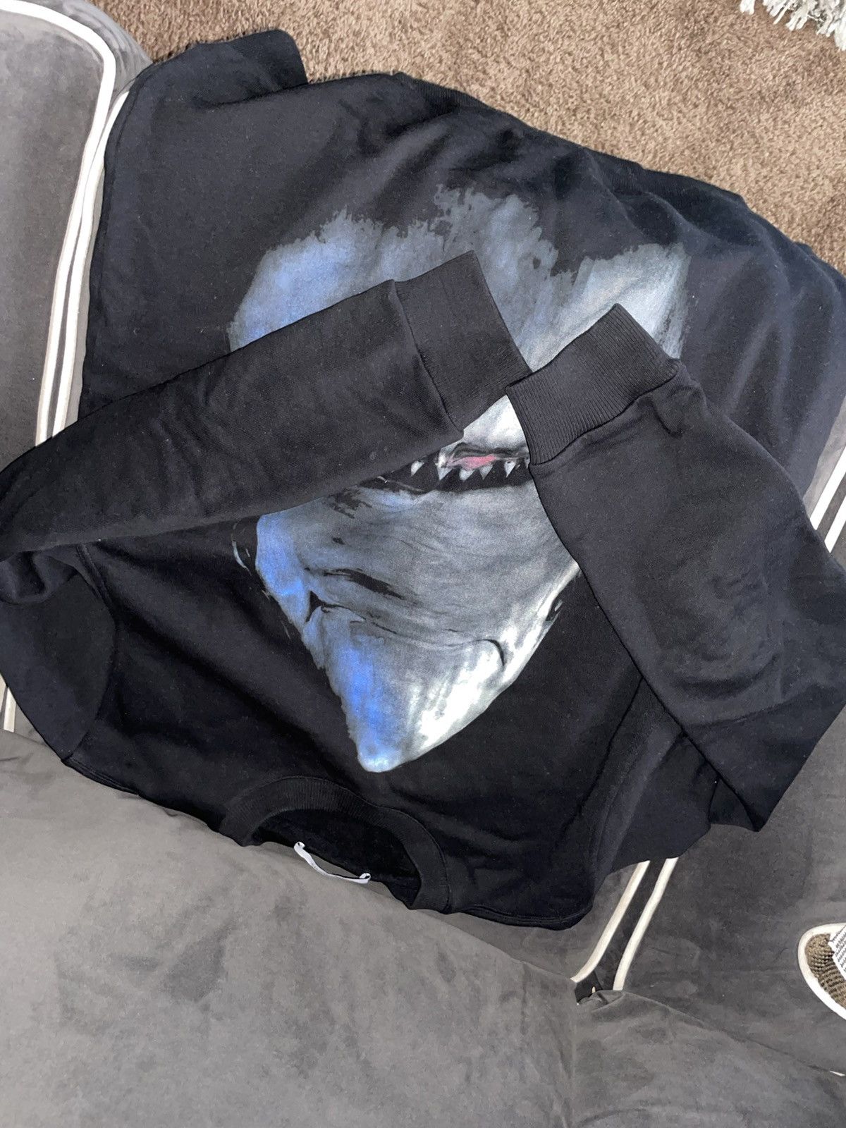 Givenchy Givenchy Shark Sweatshirt / Crewneck Size US L / EU 52-54 / 3 - 8 Thumbnail