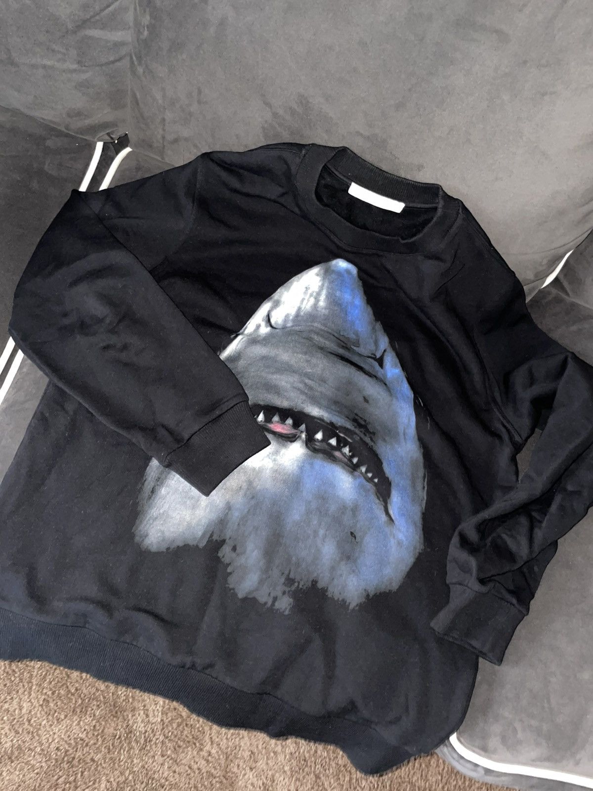 Givenchy Givenchy Shark Sweatshirt / Crewneck Size US L / EU 52-54 / 3 - 1 Thumbnail