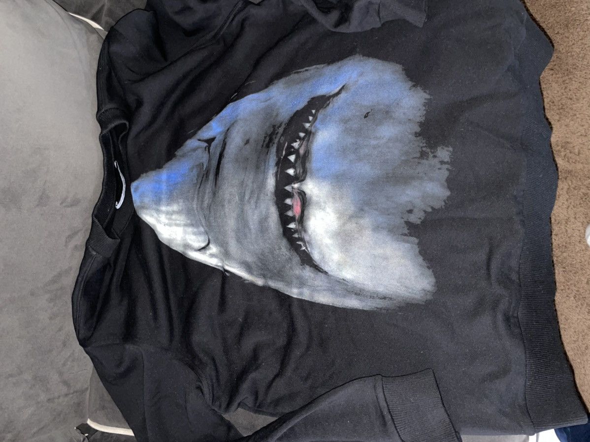 Givenchy Givenchy Shark Sweatshirt / Crewneck Size US L / EU 52-54 / 3 - 3 Thumbnail