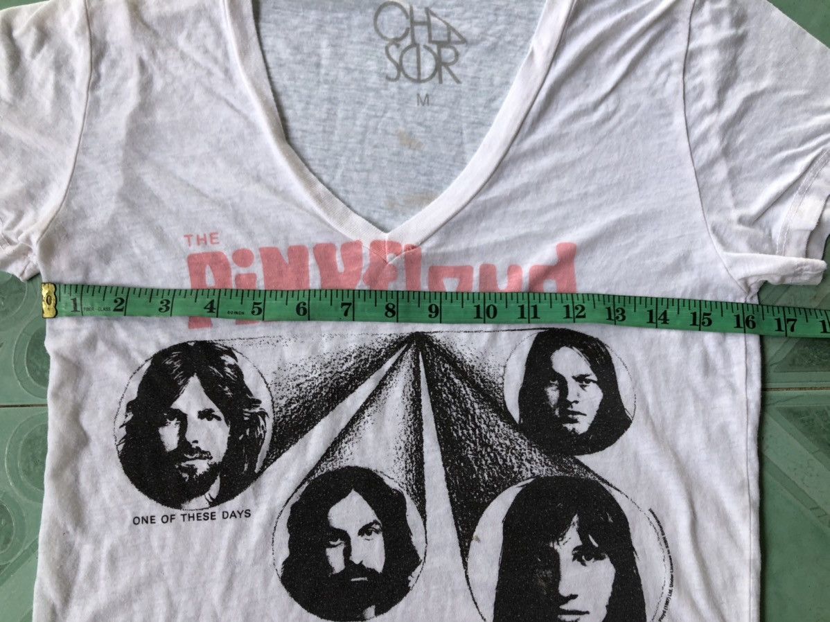 Band Tees Pink Floyd One Of These Days Seamus Big Face Logo V Neck Size US S / EU 44-46 / 1 - 9 Thumbnail
