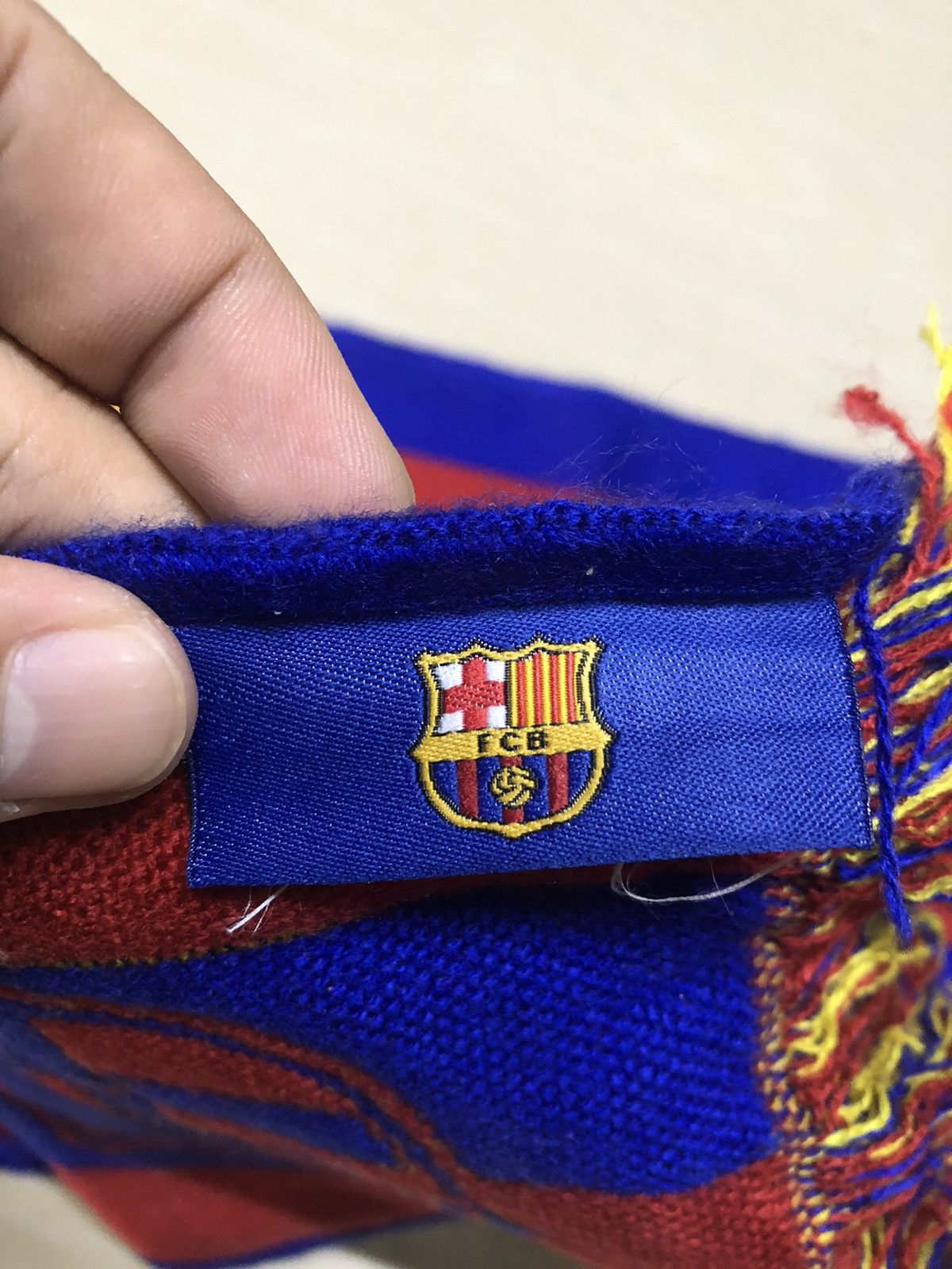 Vintage FC Barcelona SUAREZ scarf/muffler Size ONE SIZE - 9 Thumbnail