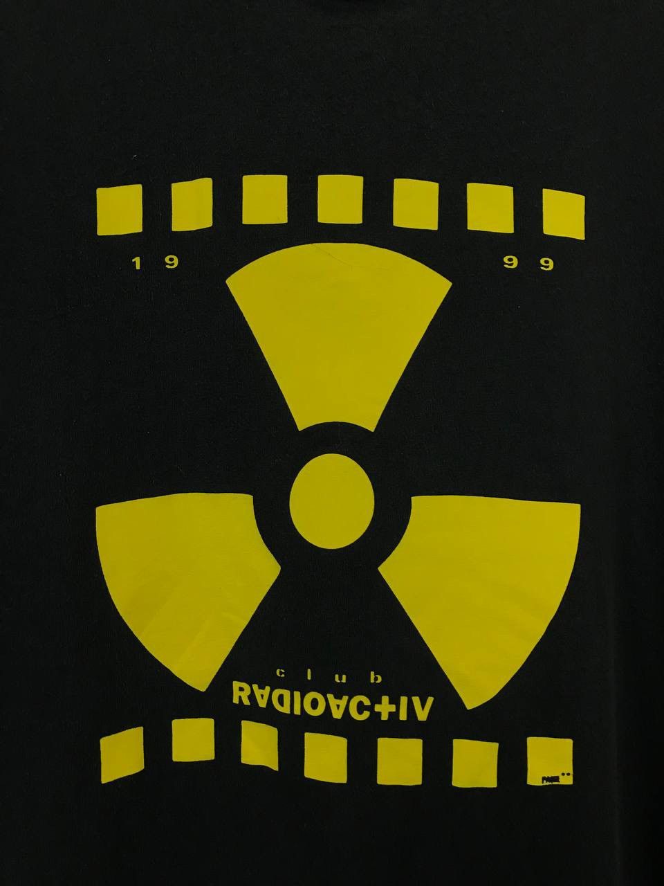 Vintage Radioactive 1999 made in USA vintage tee Size US XXL / EU 58 / 5 - 4 Thumbnail