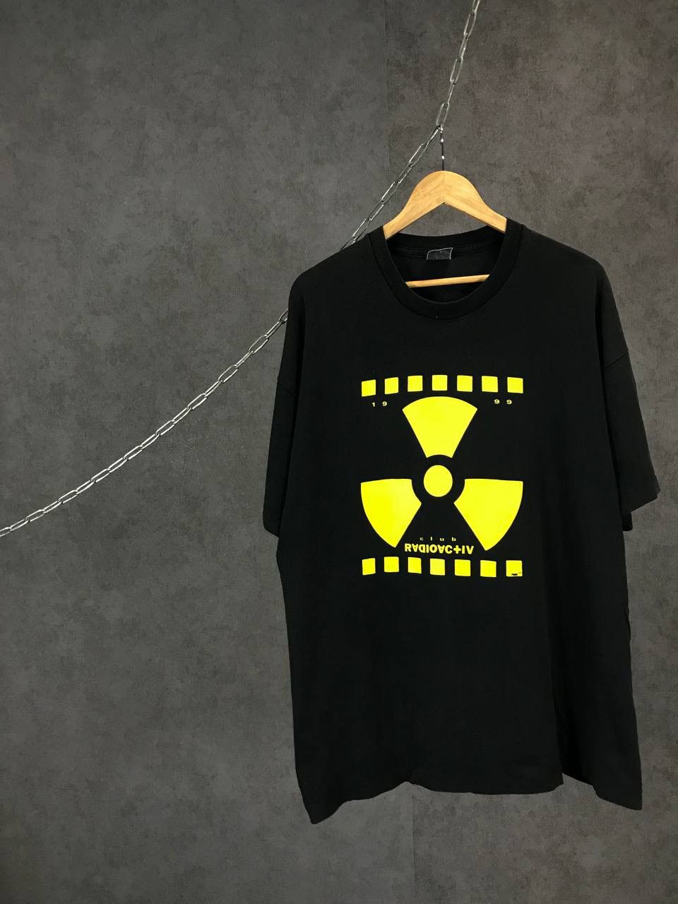 Vintage Radioactive 1999 made in USA vintage tee Size US XXL / EU 58 / 5 - 1 Thumbnail