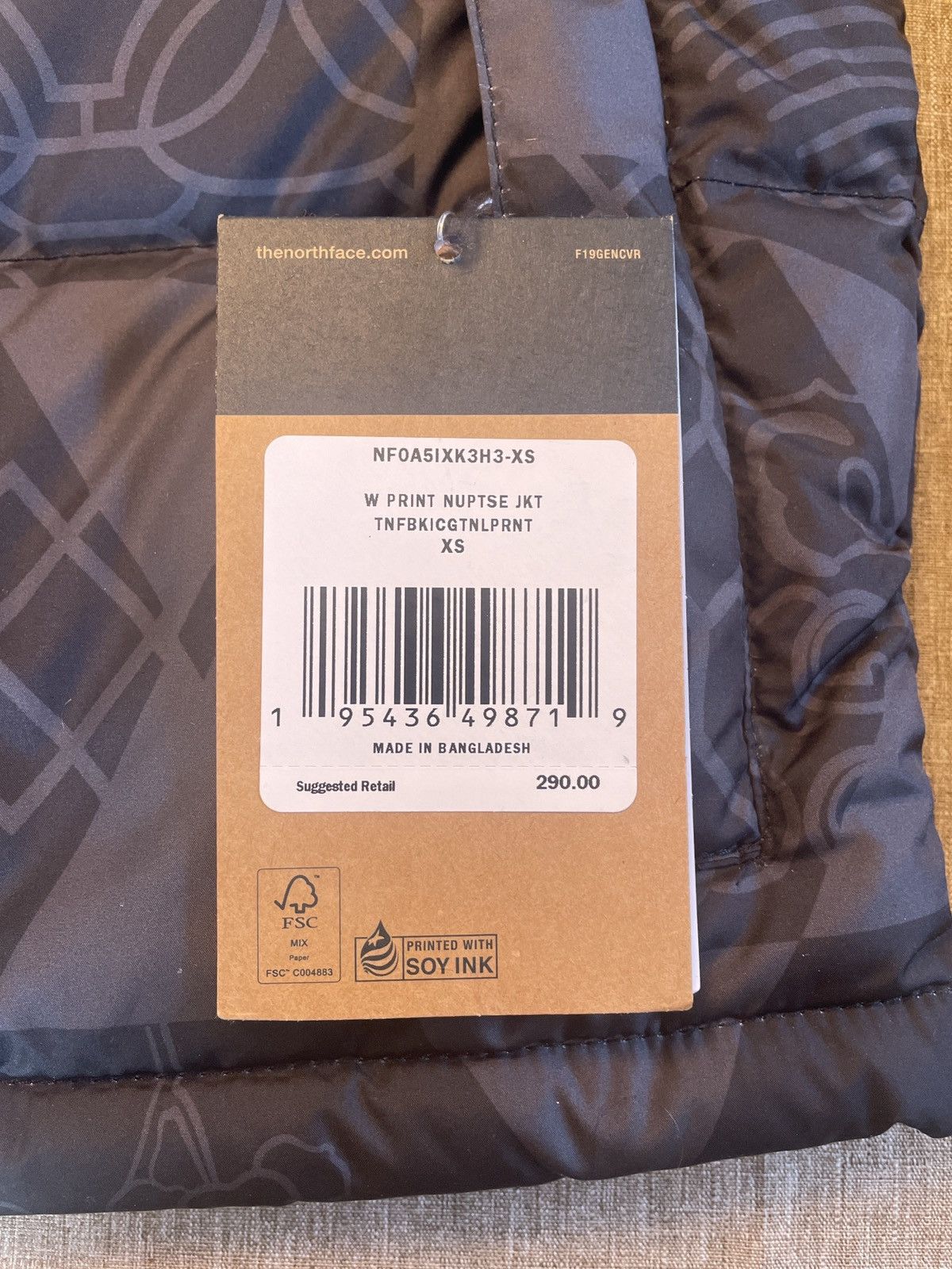 The North Face Womens XS Printed Nuptse Jacket Size XS / US 0-2 / IT 36-38 - 3 Thumbnail