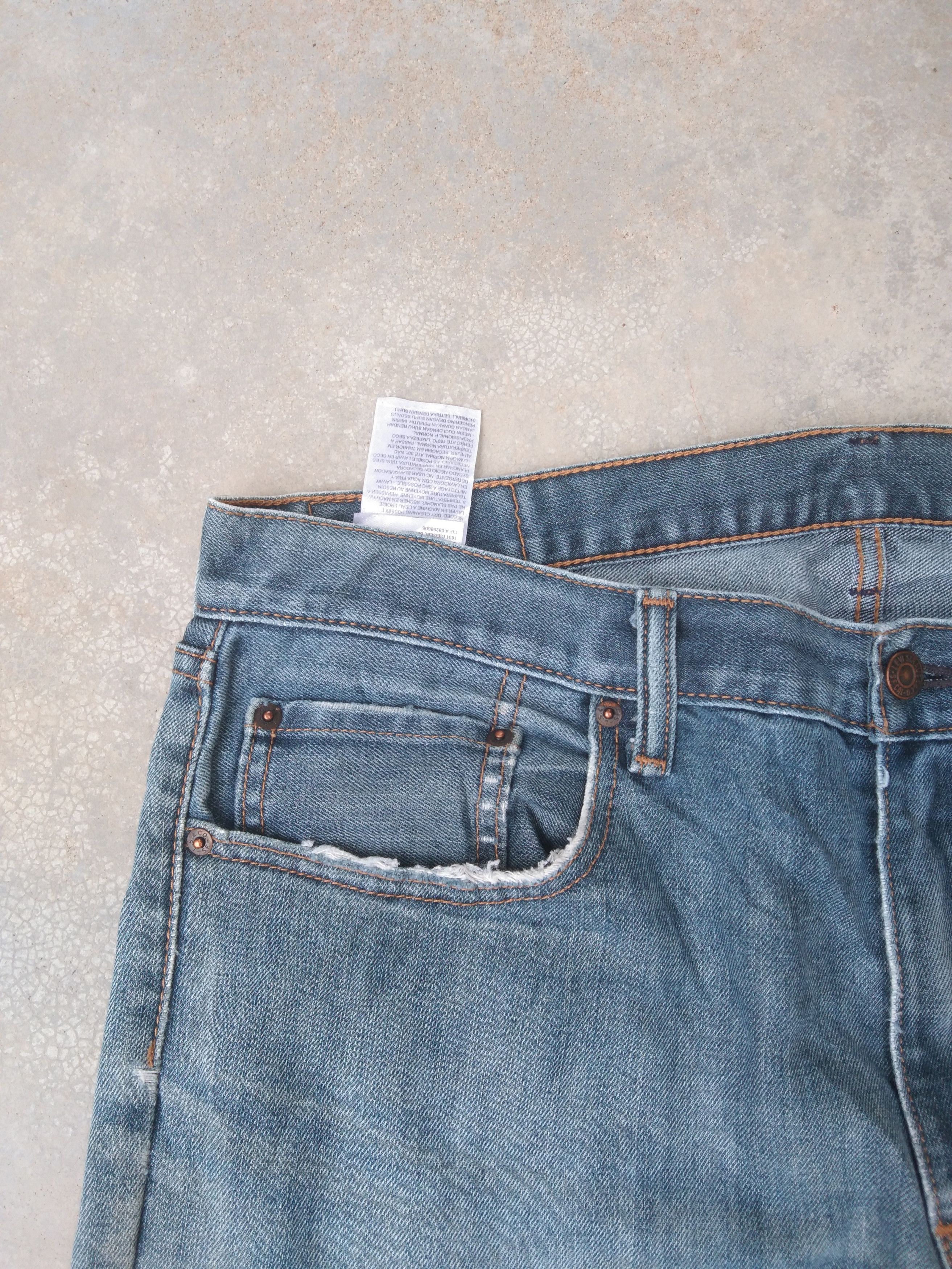 Levi's Vintage Levi's Jeans 559 Faded Blue Distressed Denim 36x34 Size US 36 / EU 52 - 9 Thumbnail