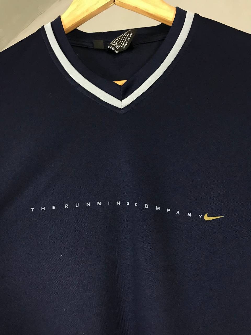 Other Nike vintage swoosh center logo tee Size US S / EU 44-46 / 1 - 3 Thumbnail