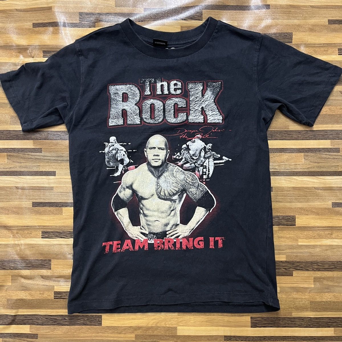 WCW/nWo × WWE × WWF The Rock Dwayne Johnson Signature WWE WWF NWO NCW TShirt Size US S / EU 44-46 / 1 - 15 Thumbnail