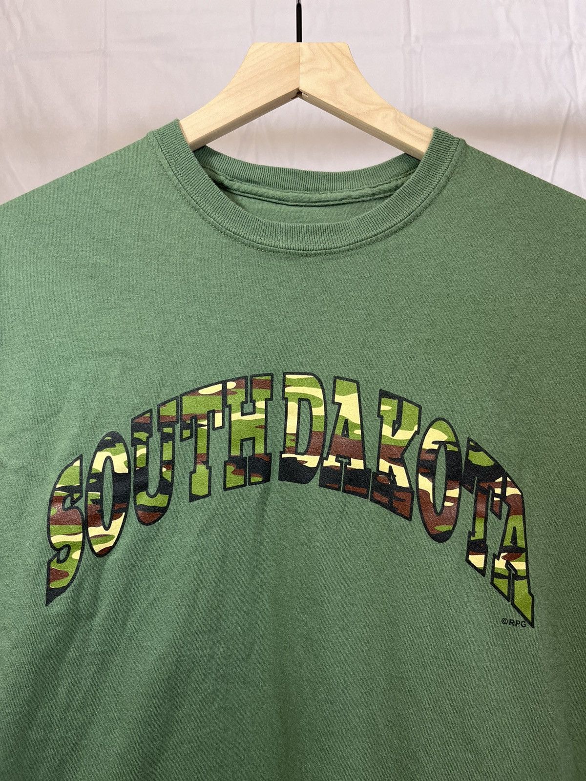 Vintage South Dakota Green Camo Y2K 2000s Tee Size US M / EU 48-50 / 2 - 1 Thumbnail