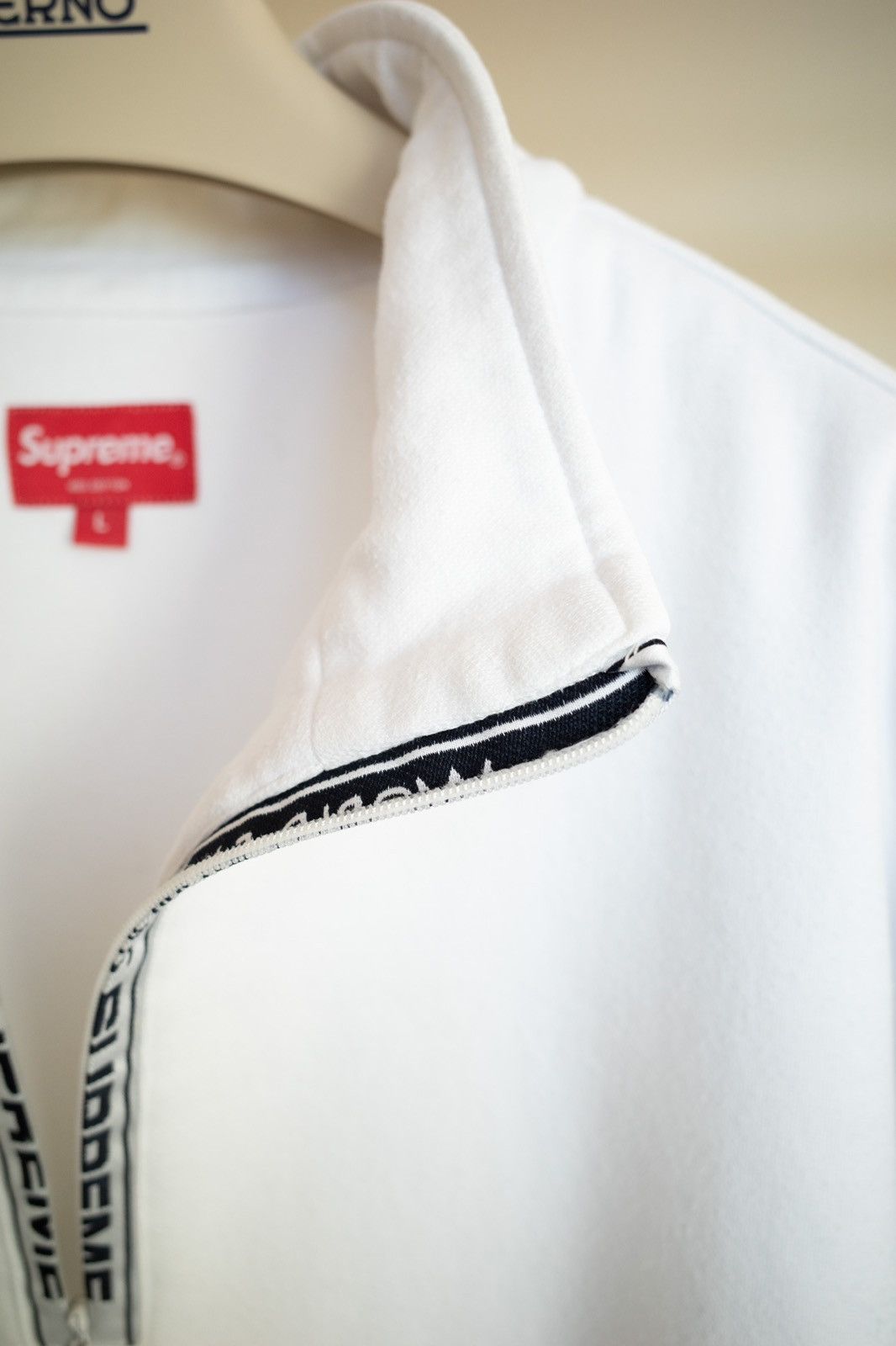 Supreme Supreme World Famous Quarter Zip - White - L Size US L / EU 52-54 / 3 - 7 Thumbnail