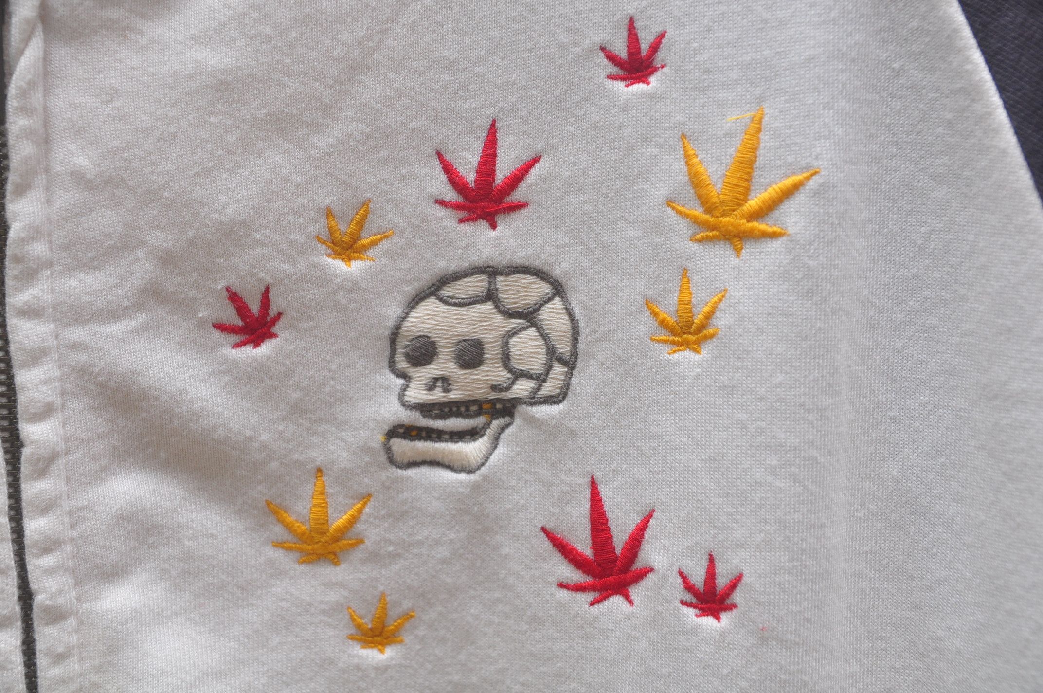 Designer × Japanese Brand × Vintage Sukajan Japanese Marijuana Sweater Size US L / EU 52-54 / 3 - 5 Thumbnail
