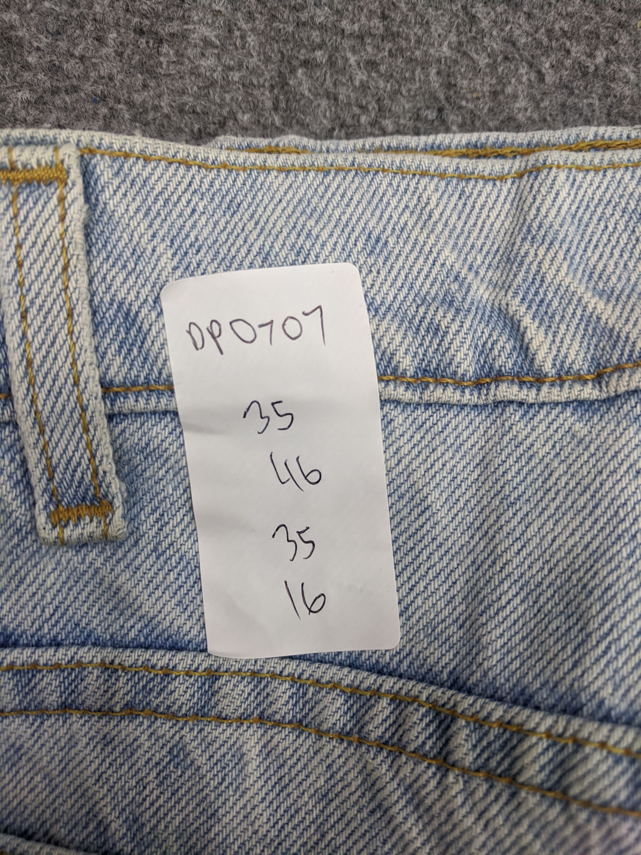 Levi's Vintage 90s Levis 540 Relaxed Fit Lightwash Jeans DP0707 Size US 35 - 16 Thumbnail