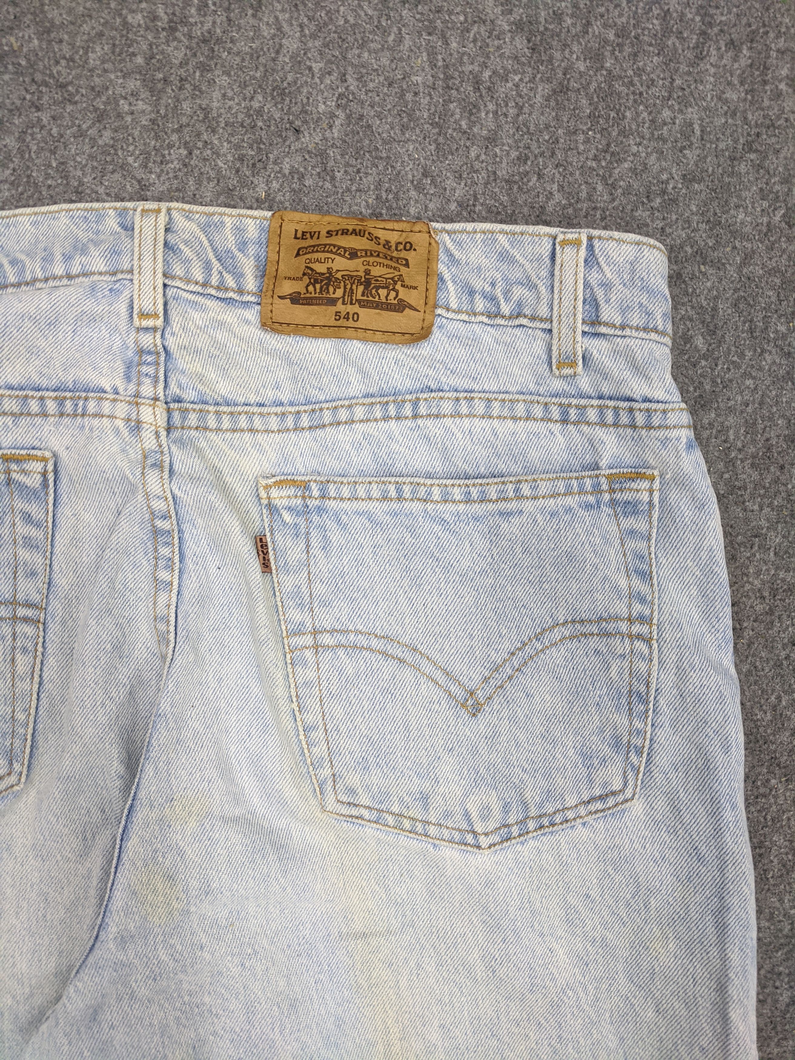 Levi's Vintage 90s Levis 540 Relaxed Fit Lightwash Jeans DP0707 Size US 35 - 12 Thumbnail