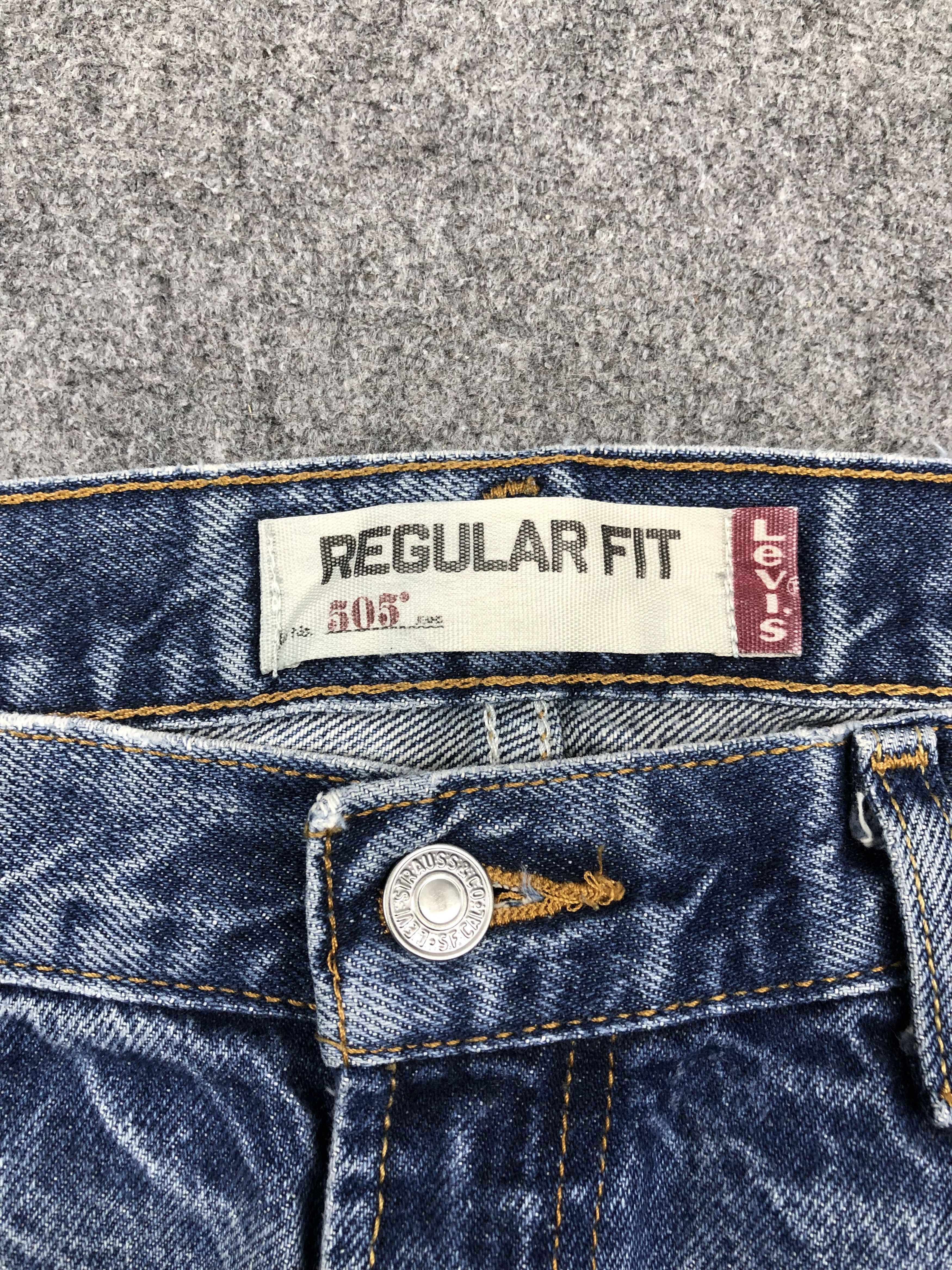 Levi's Faded Blue Vintage Levis 505 Jeans DP1603 Size US 37 - 9 Thumbnail