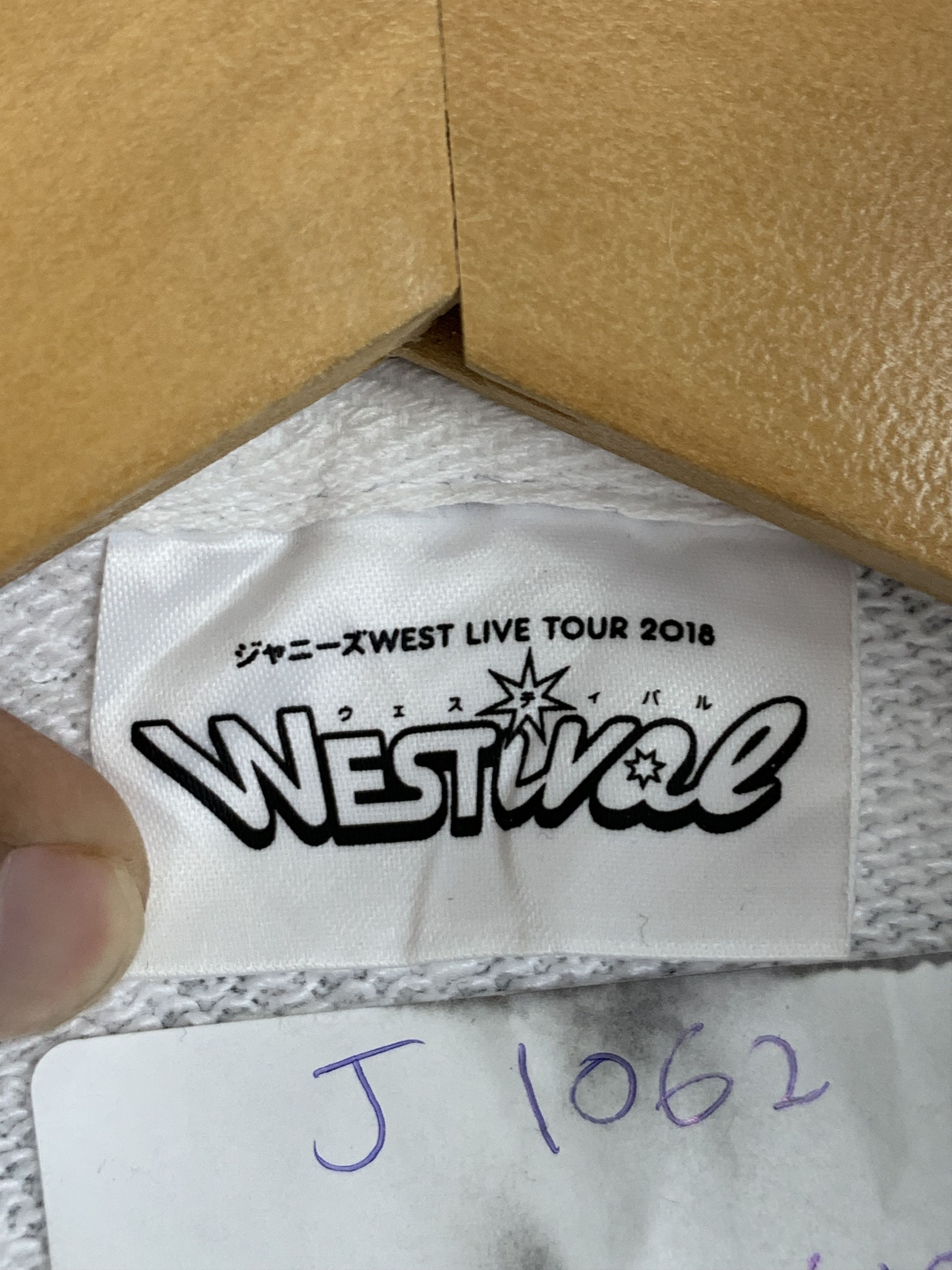 Band Tees Vintage West Live Tour 2018 Pullover Hoodie Jacket J1062 Size US L / EU 52-54 / 3 - 7 Thumbnail
