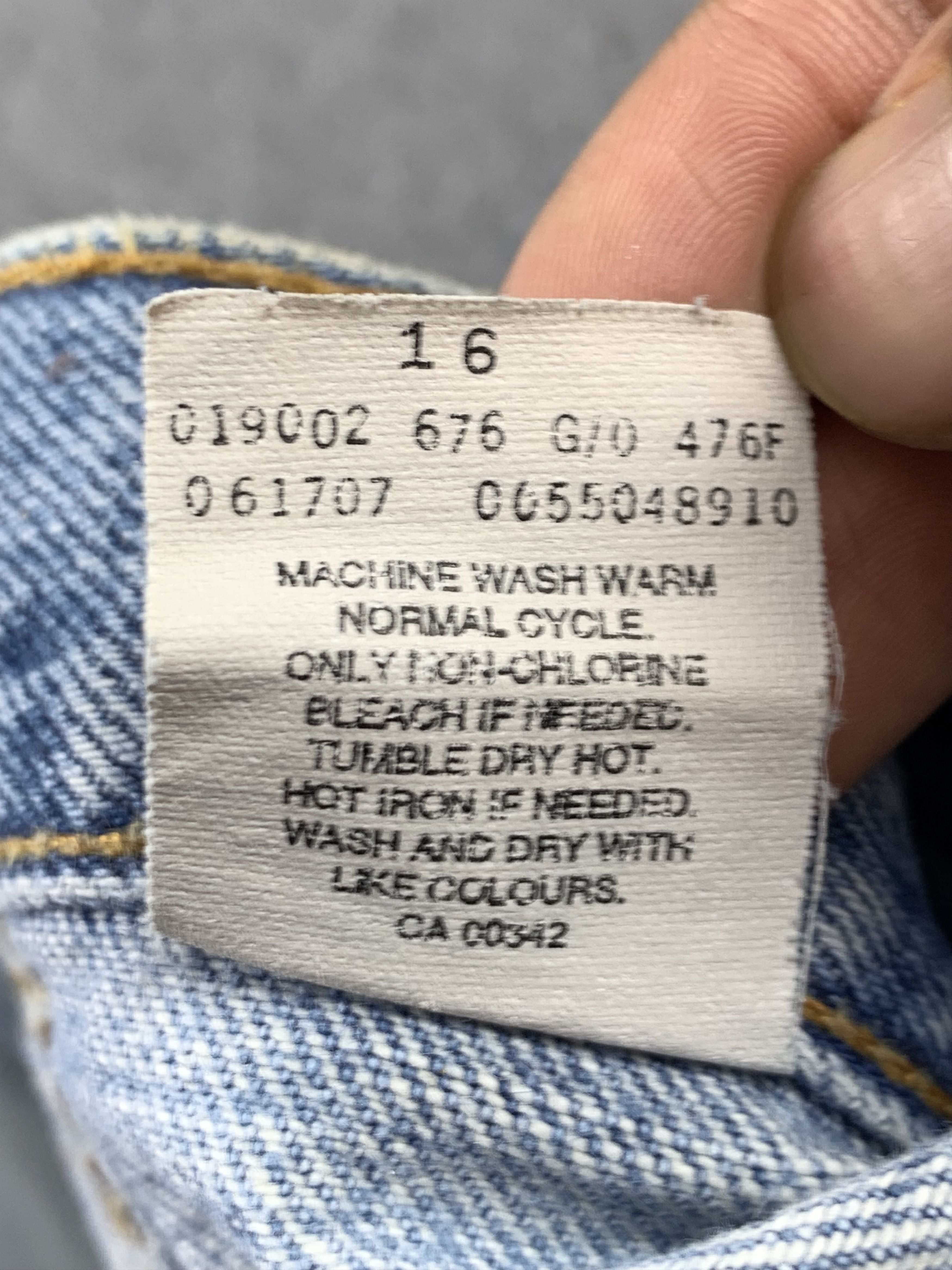 Levi's Vintage 90s Levis 550 Light Wash Jeans DP2141 Size US 41 - 9 Thumbnail